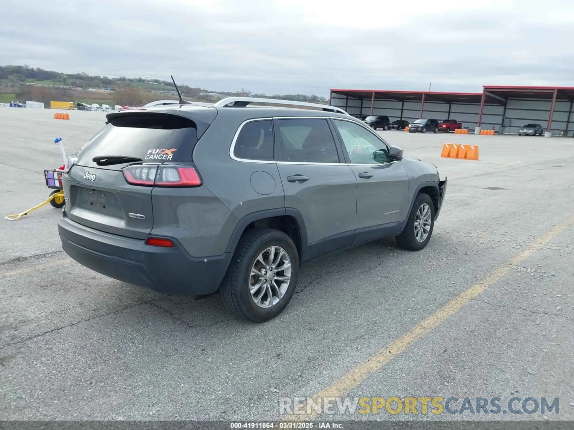 4 Photograph of a damaged car 1C4PJMLB5KD440162 JEEP CHEROKEE 2019