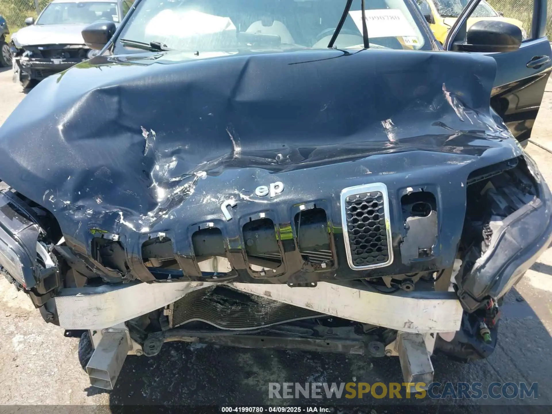 10 Фотография поврежденного автомобиля 1C4PJMLB5KD474859 JEEP CHEROKEE 2019