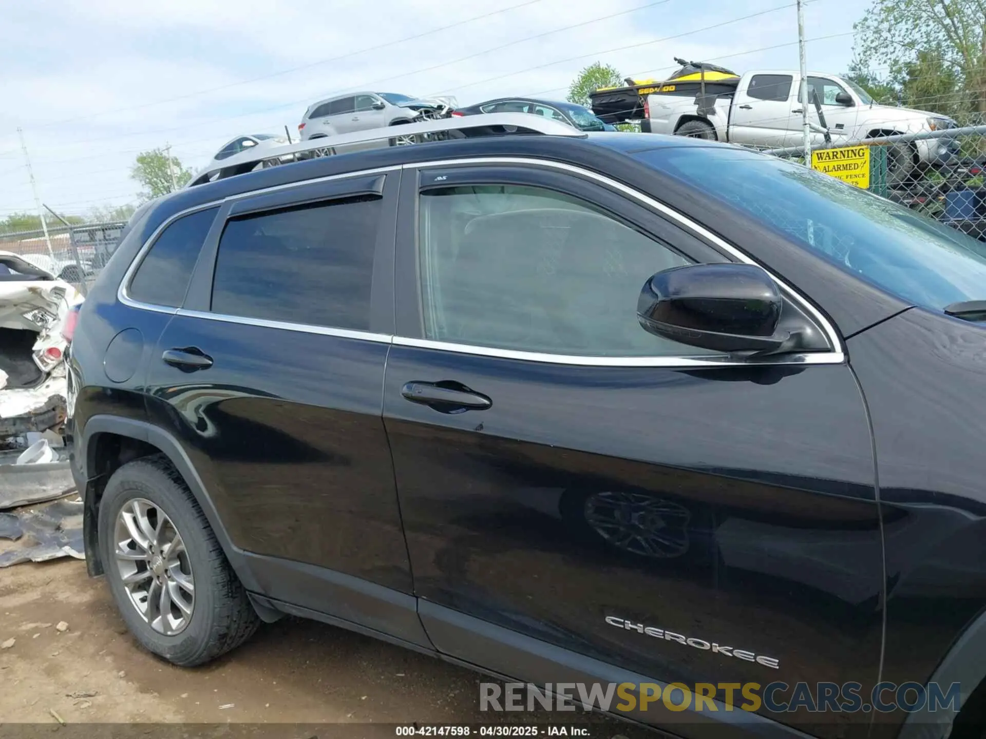 14 Photograph of a damaged car 1C4PJMLB5KD489488 JEEP CHEROKEE 2019