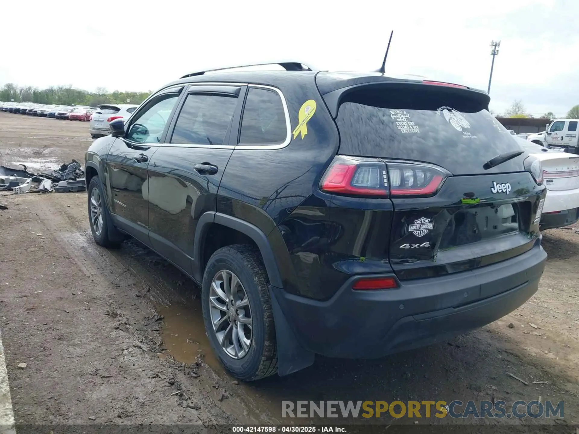 3 Photograph of a damaged car 1C4PJMLB5KD489488 JEEP CHEROKEE 2019