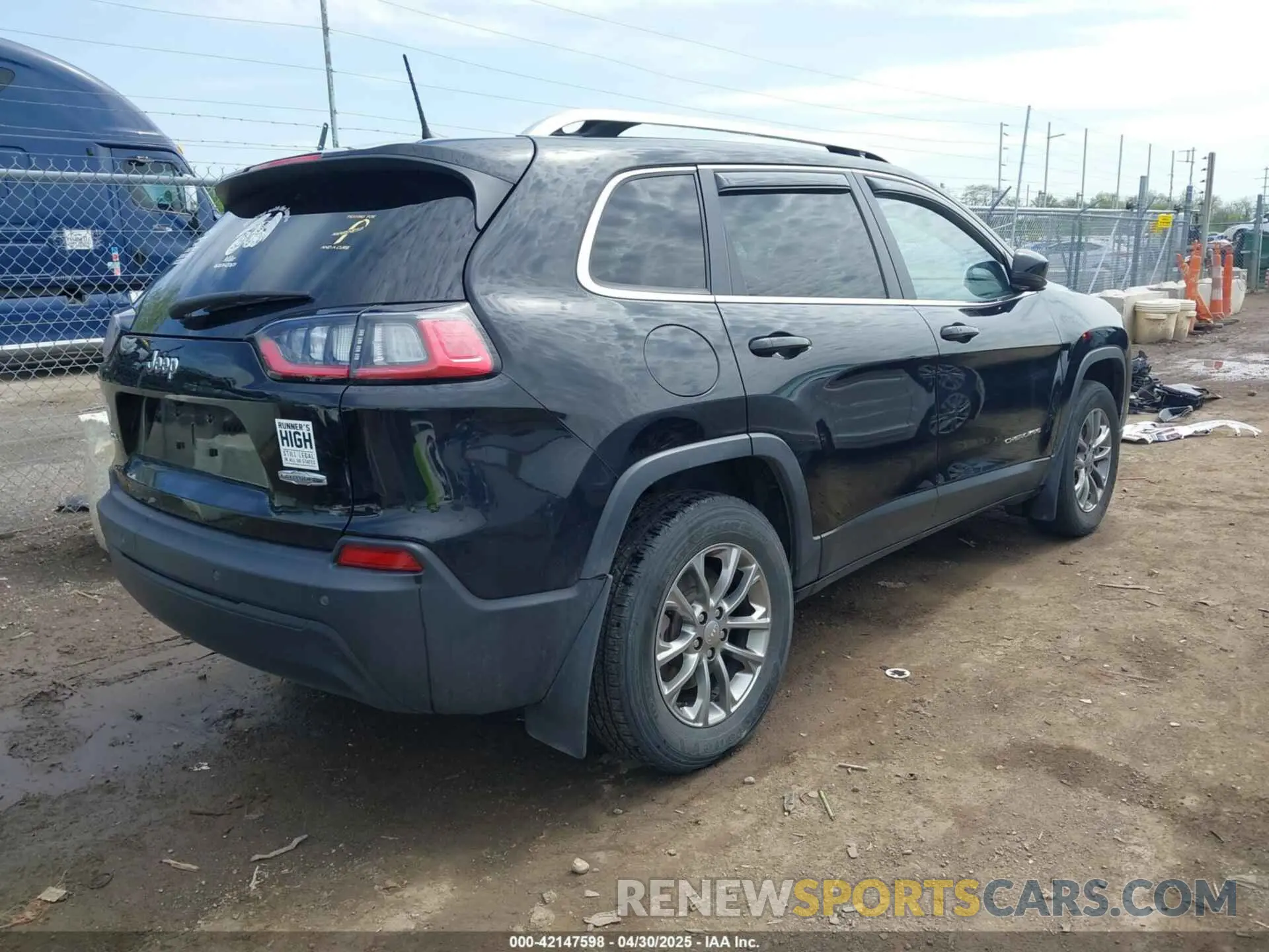4 Photograph of a damaged car 1C4PJMLB5KD489488 JEEP CHEROKEE 2019