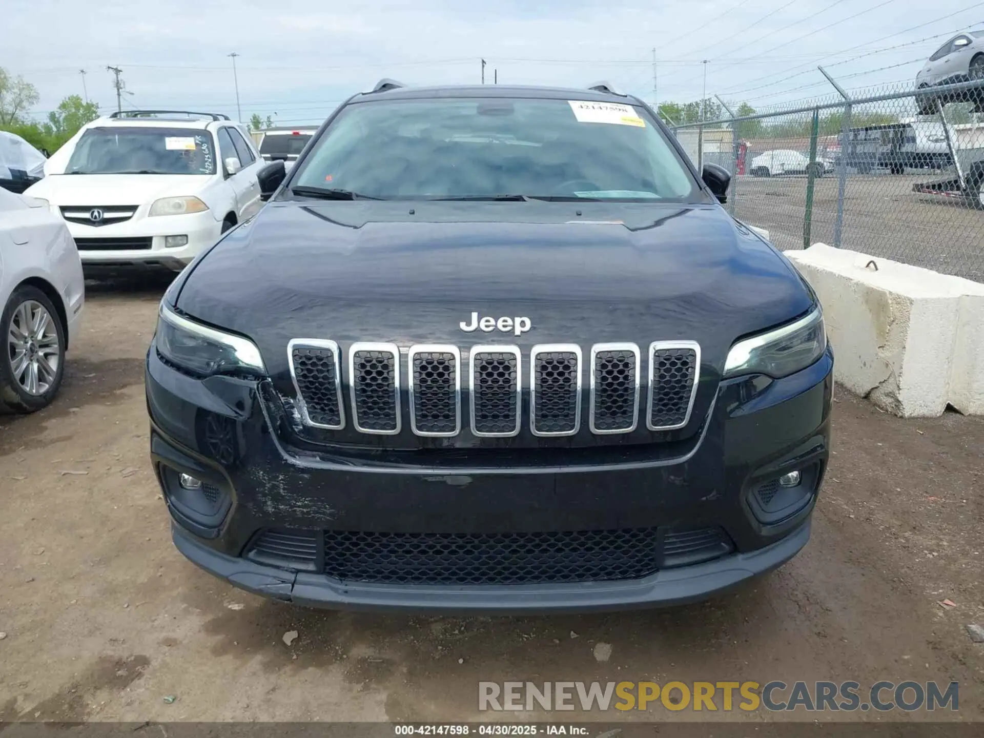 6 Photograph of a damaged car 1C4PJMLB5KD489488 JEEP CHEROKEE 2019