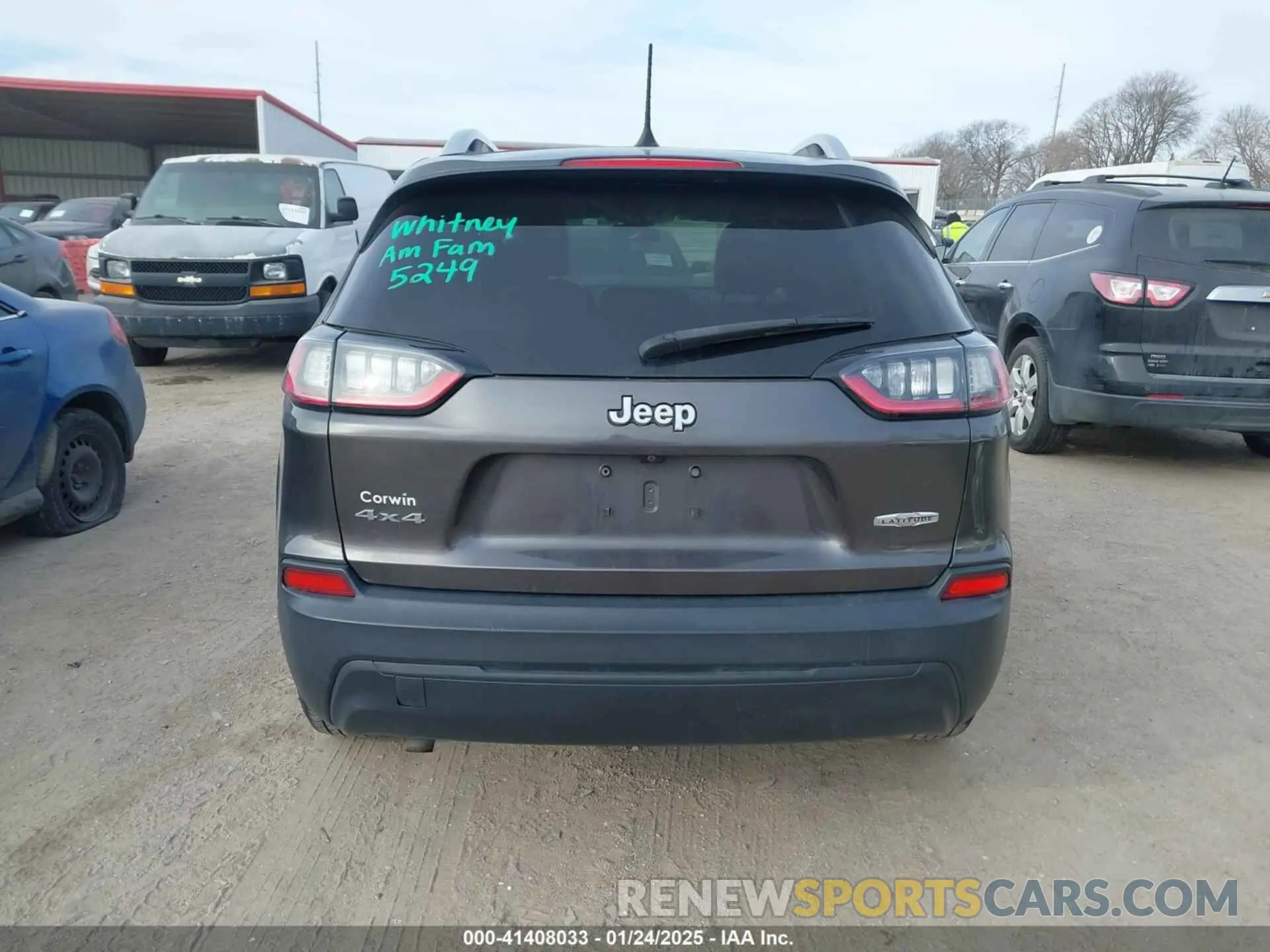 17 Photograph of a damaged car 1C4PJMLB6KD139836 JEEP CHEROKEE 2019