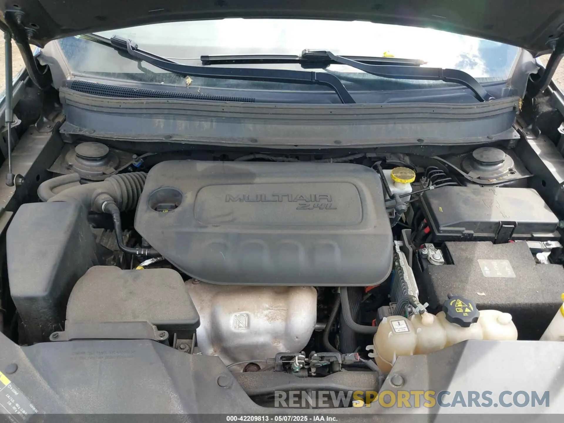 10 Photograph of a damaged car 1C4PJMLB6KD355718 JEEP CHEROKEE 2019