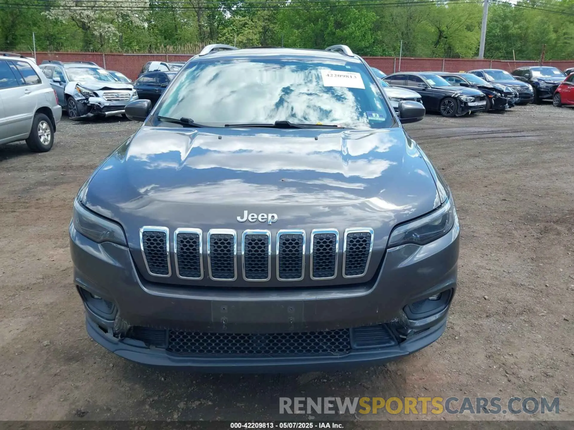 12 Photograph of a damaged car 1C4PJMLB6KD355718 JEEP CHEROKEE 2019