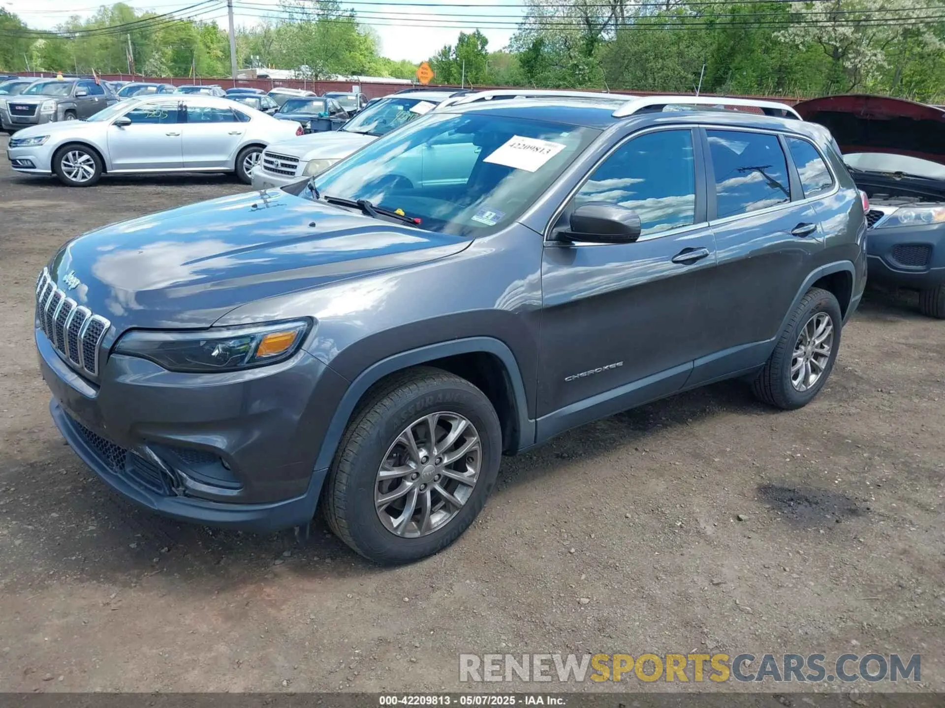 2 Photograph of a damaged car 1C4PJMLB6KD355718 JEEP CHEROKEE 2019
