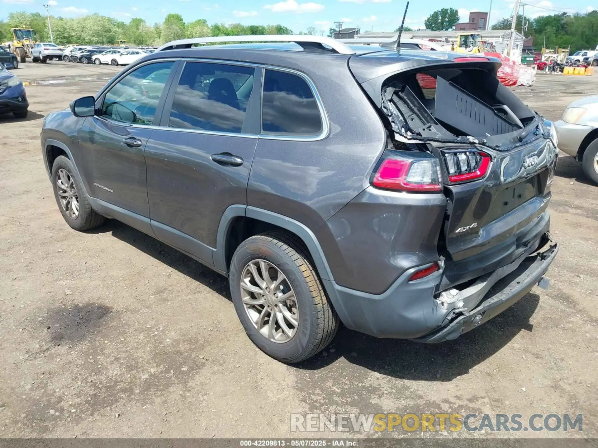 3 Photograph of a damaged car 1C4PJMLB6KD355718 JEEP CHEROKEE 2019