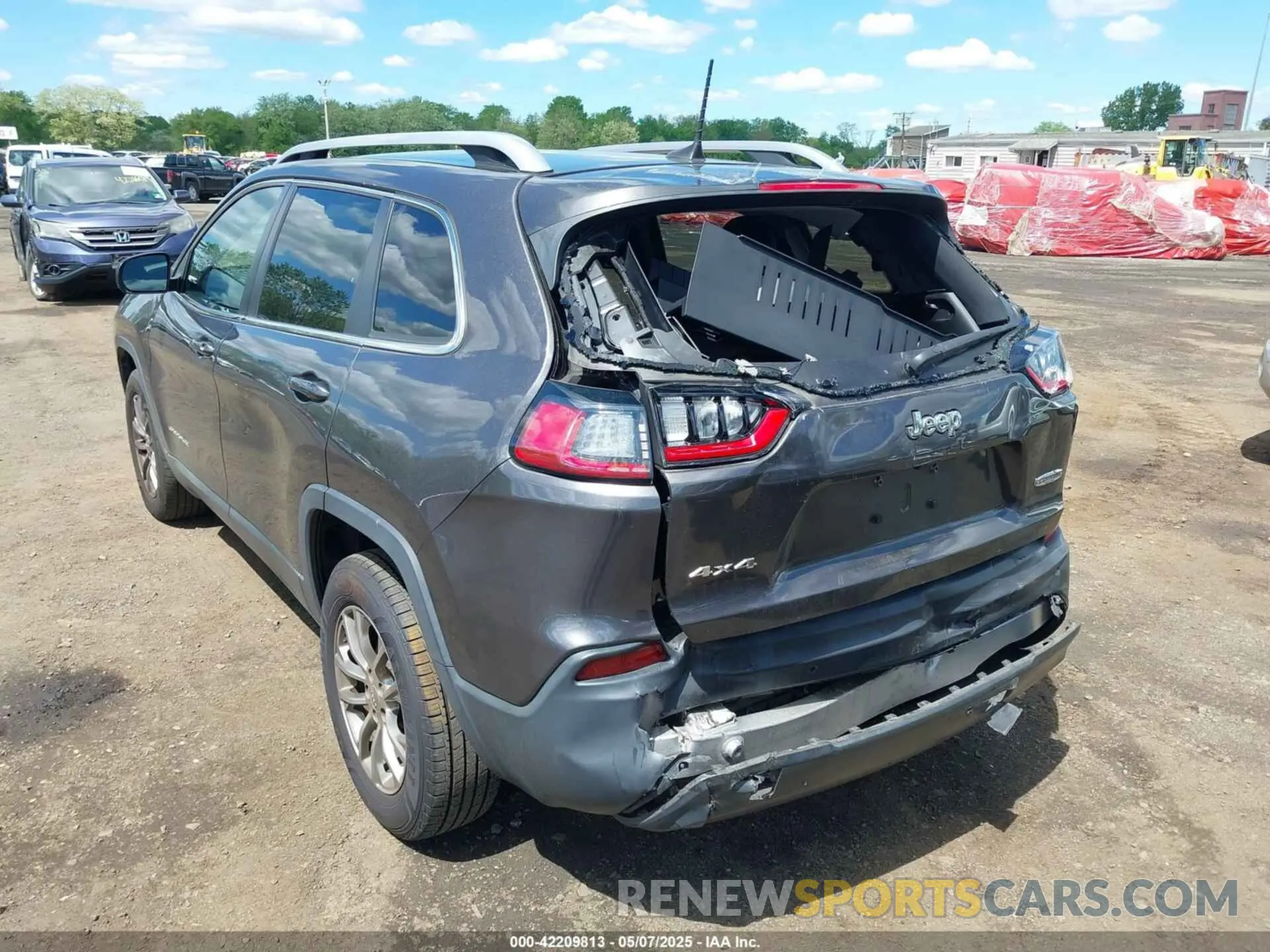 6 Photograph of a damaged car 1C4PJMLB6KD355718 JEEP CHEROKEE 2019