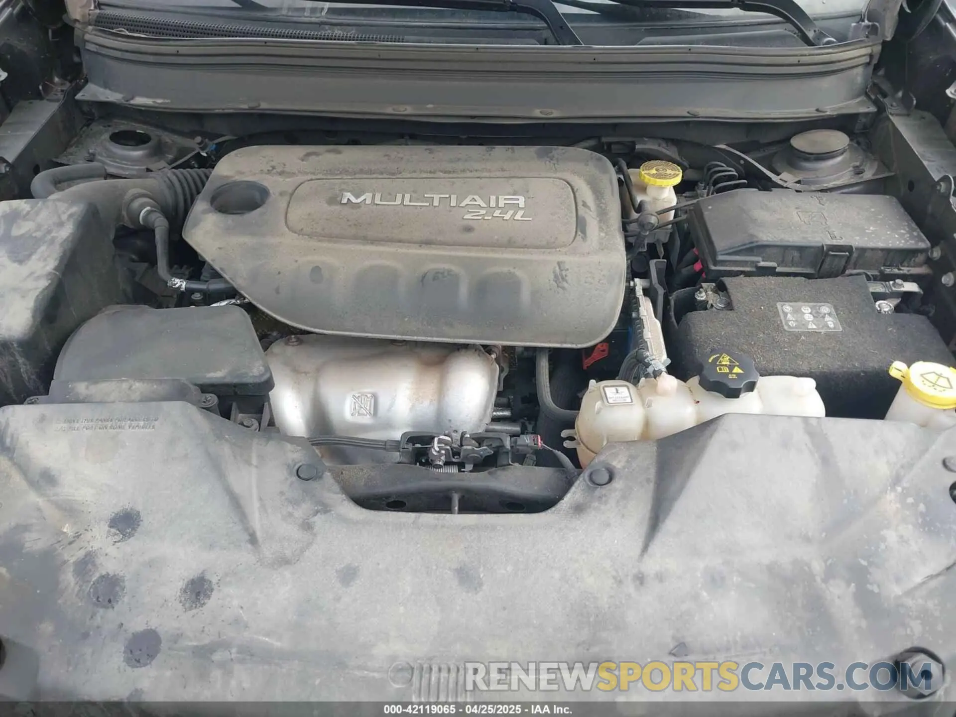 10 Photograph of a damaged car 1C4PJMLB7KD182307 JEEP CHEROKEE 2019