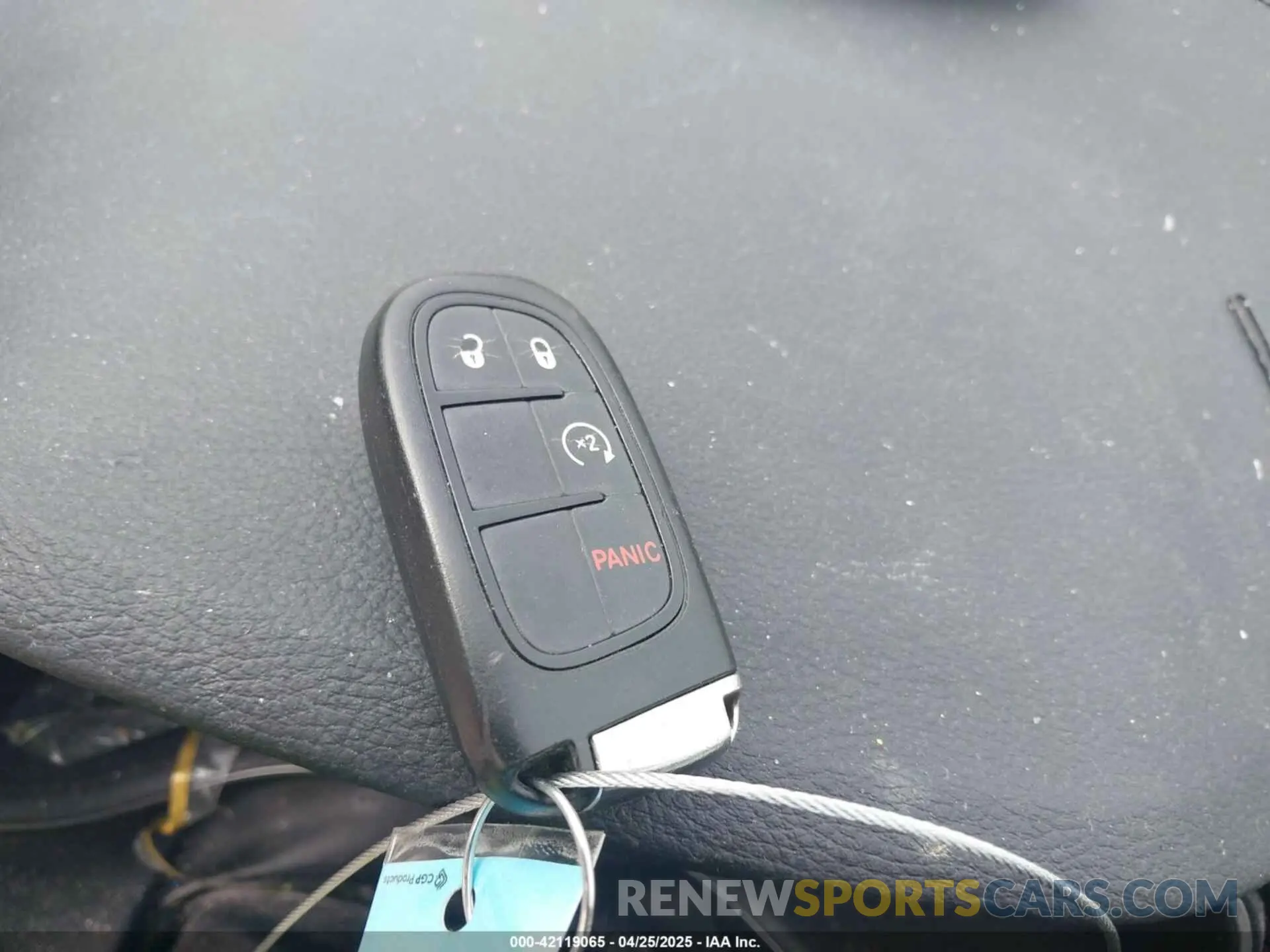 11 Photograph of a damaged car 1C4PJMLB7KD182307 JEEP CHEROKEE 2019