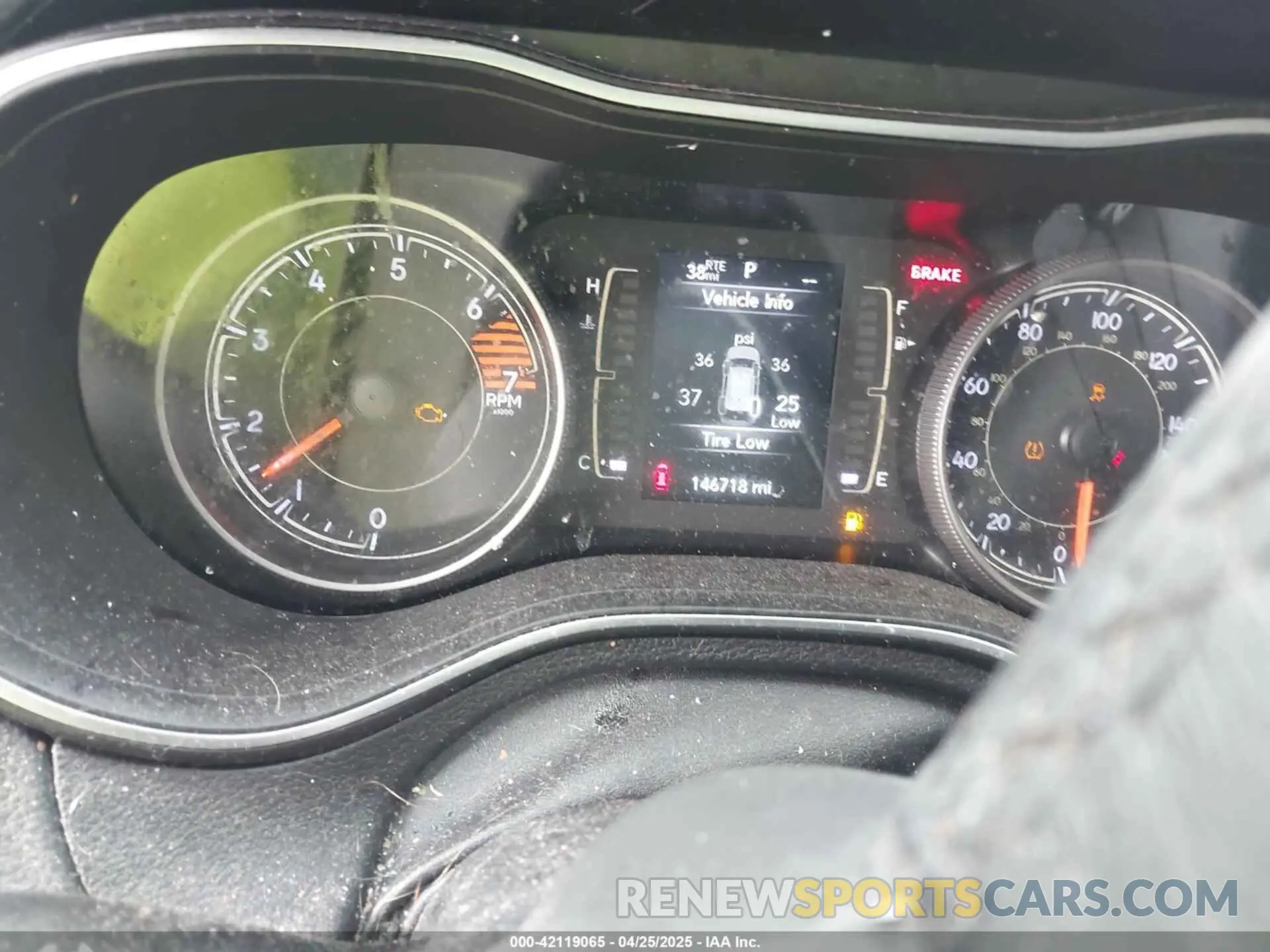 7 Photograph of a damaged car 1C4PJMLB7KD182307 JEEP CHEROKEE 2019