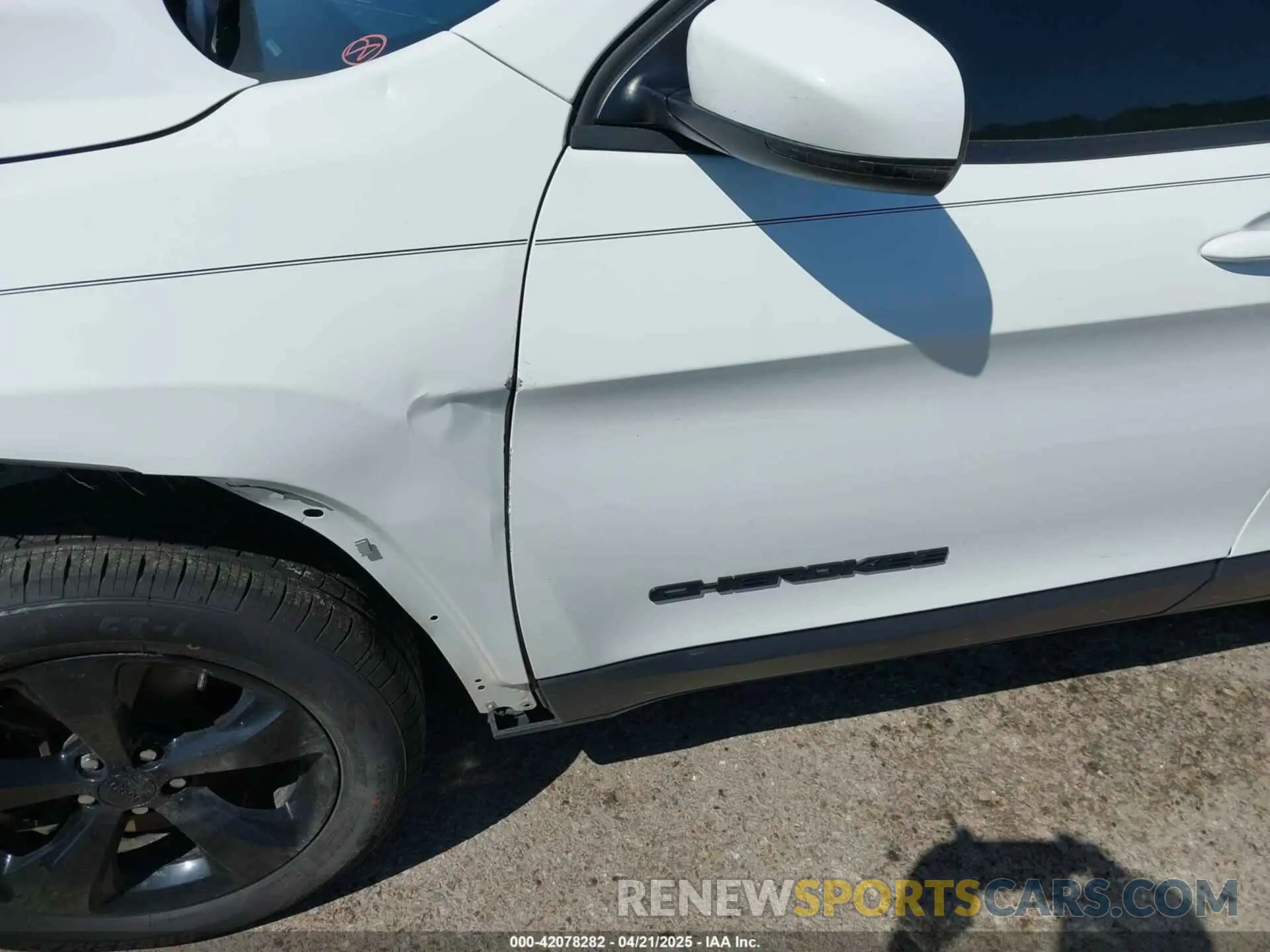 18 Фотография поврежденного автомобиля 1C4PJMLB7KD394026 JEEP CHEROKEE 2019
