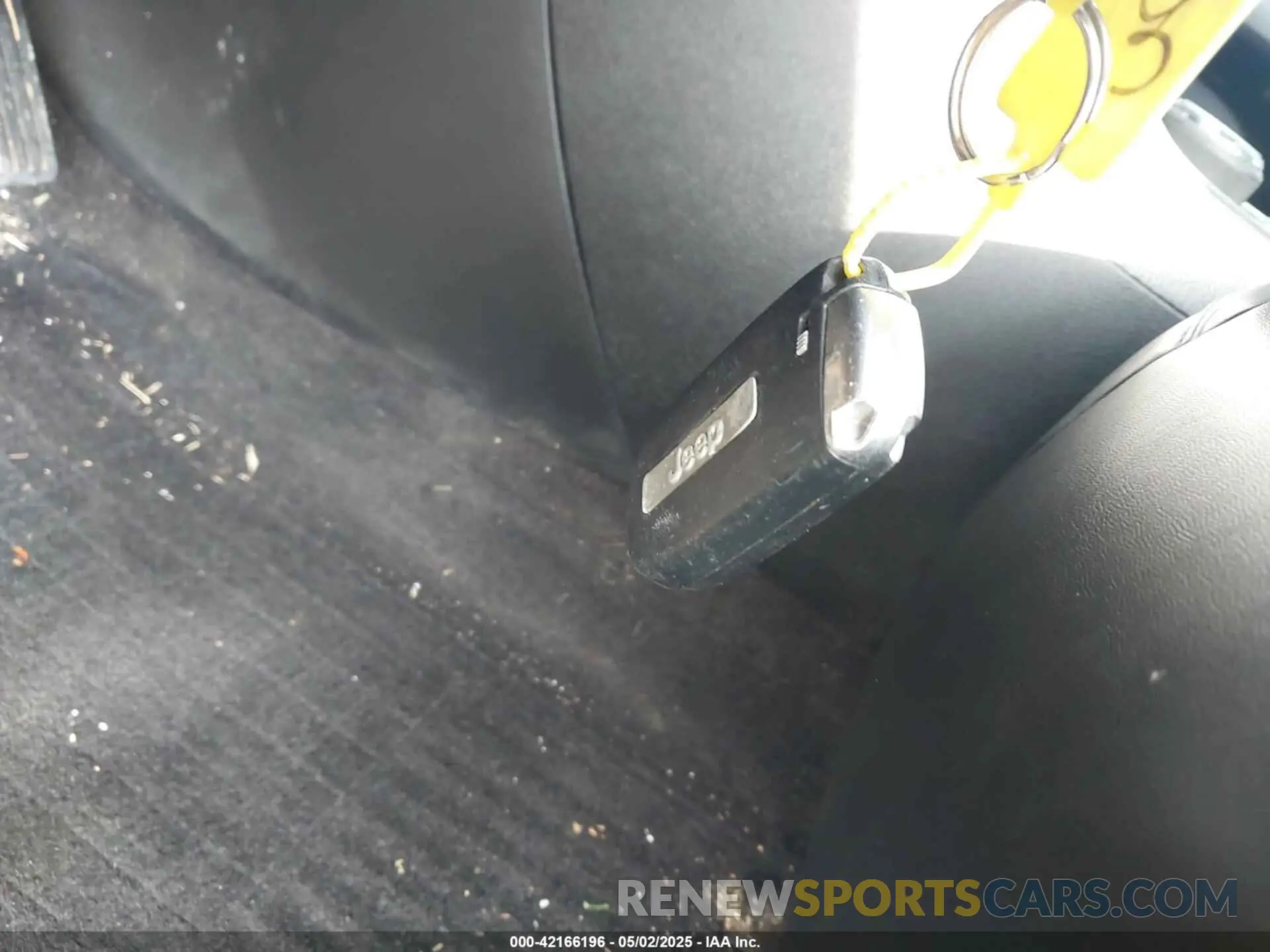 11 Photograph of a damaged car 1C4PJMLB8KD208039 JEEP CHEROKEE 2019