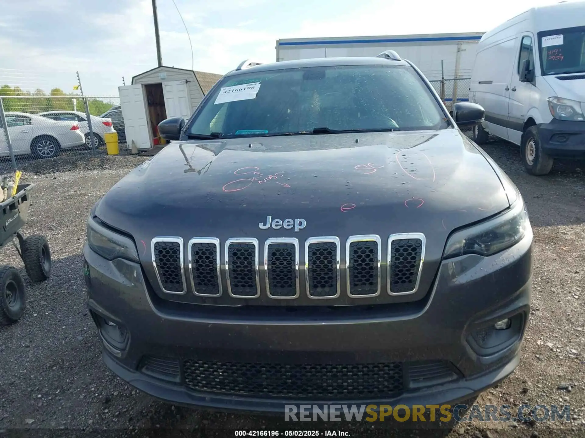 12 Photograph of a damaged car 1C4PJMLB8KD208039 JEEP CHEROKEE 2019