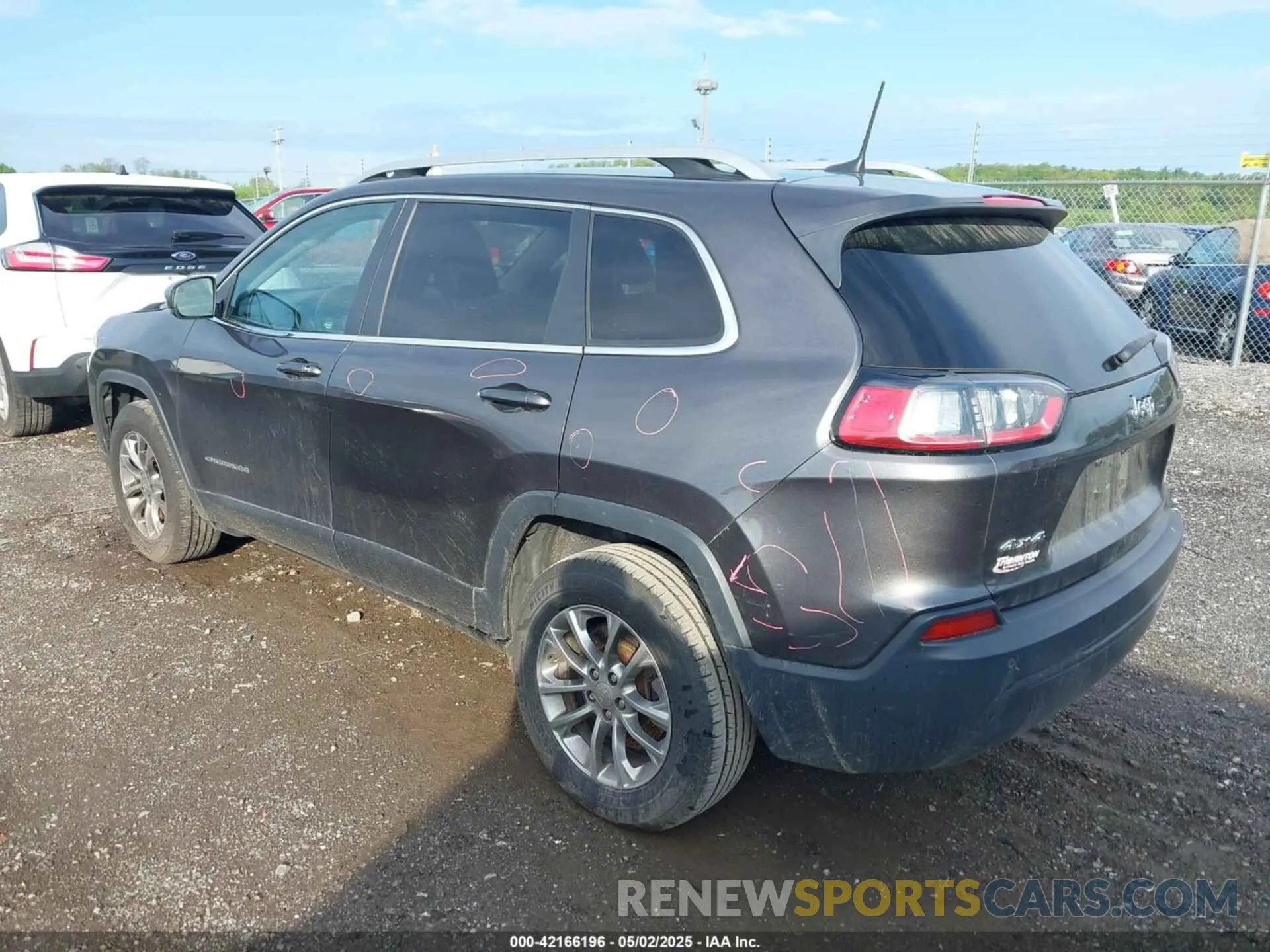3 Photograph of a damaged car 1C4PJMLB8KD208039 JEEP CHEROKEE 2019