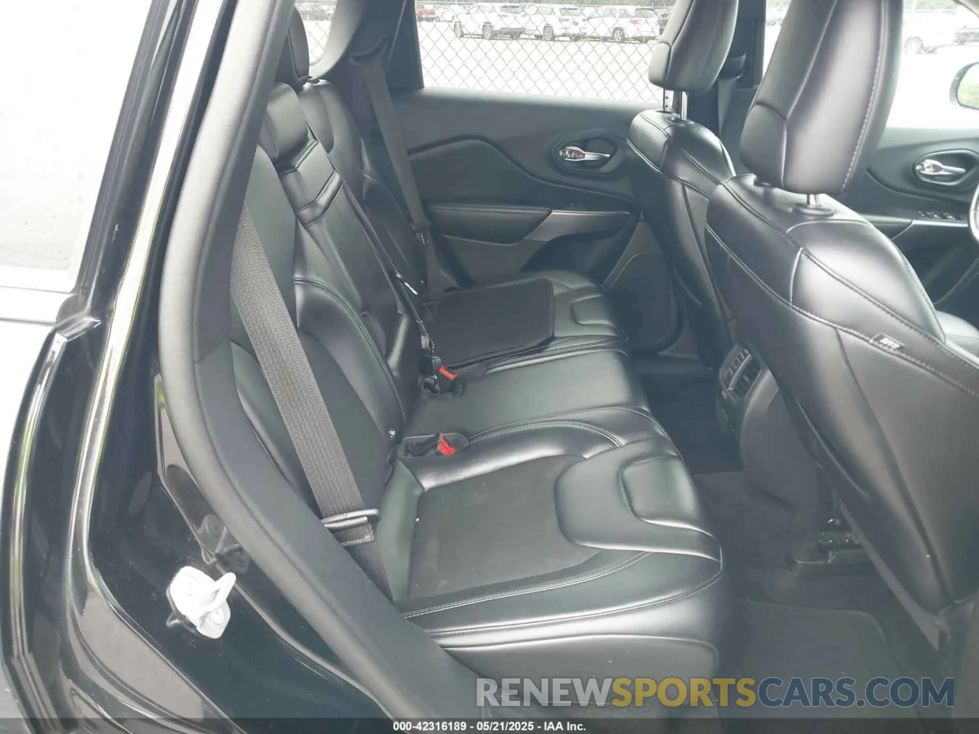 8 Фотография поврежденного автомобиля 1C4PJMLN4KD167192 JEEP CHEROKEE 2019