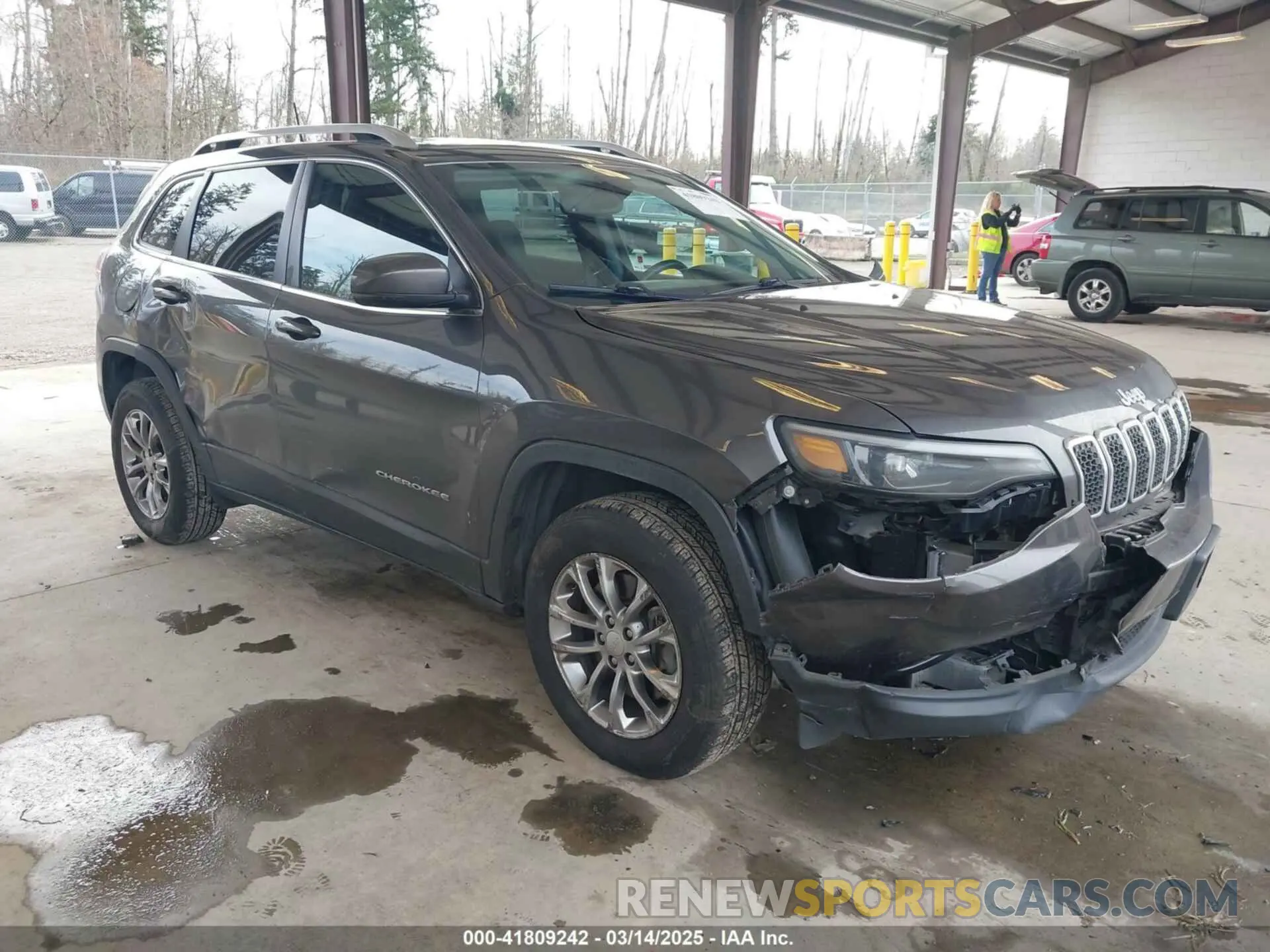 1 Photograph of a damaged car 1C4PJMLX0KD108416 JEEP CHEROKEE 2019