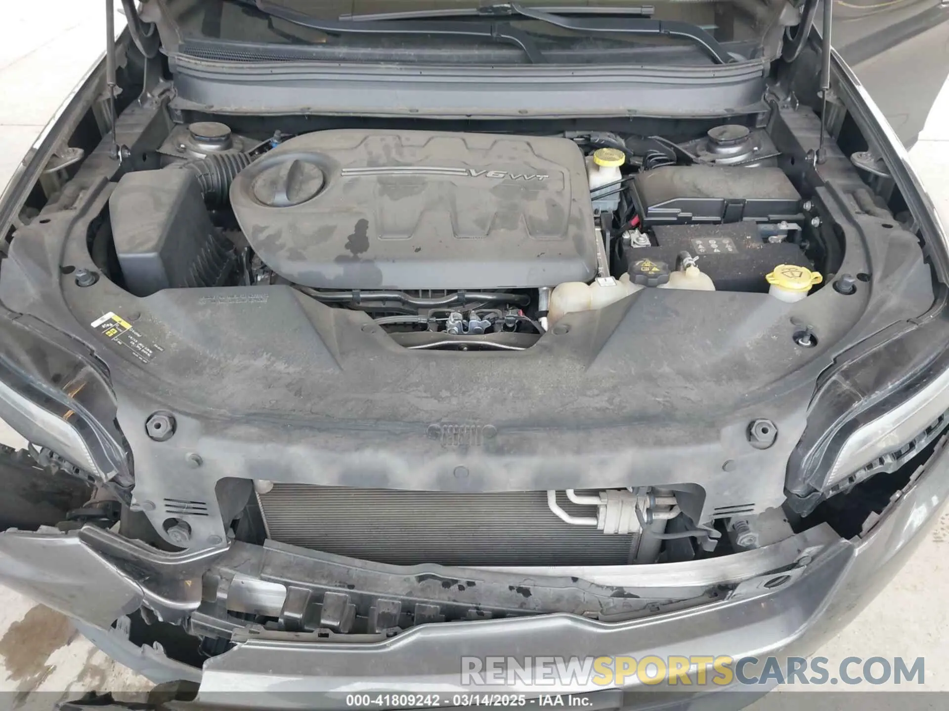 10 Photograph of a damaged car 1C4PJMLX0KD108416 JEEP CHEROKEE 2019