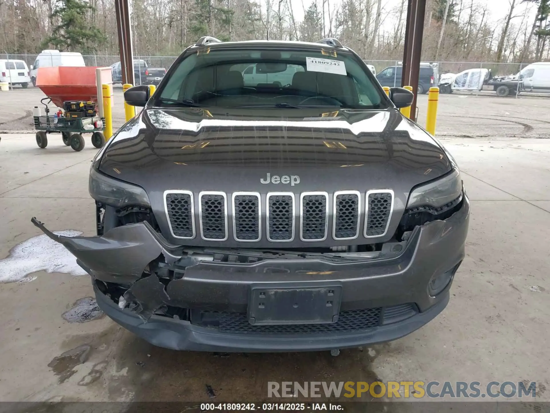12 Photograph of a damaged car 1C4PJMLX0KD108416 JEEP CHEROKEE 2019
