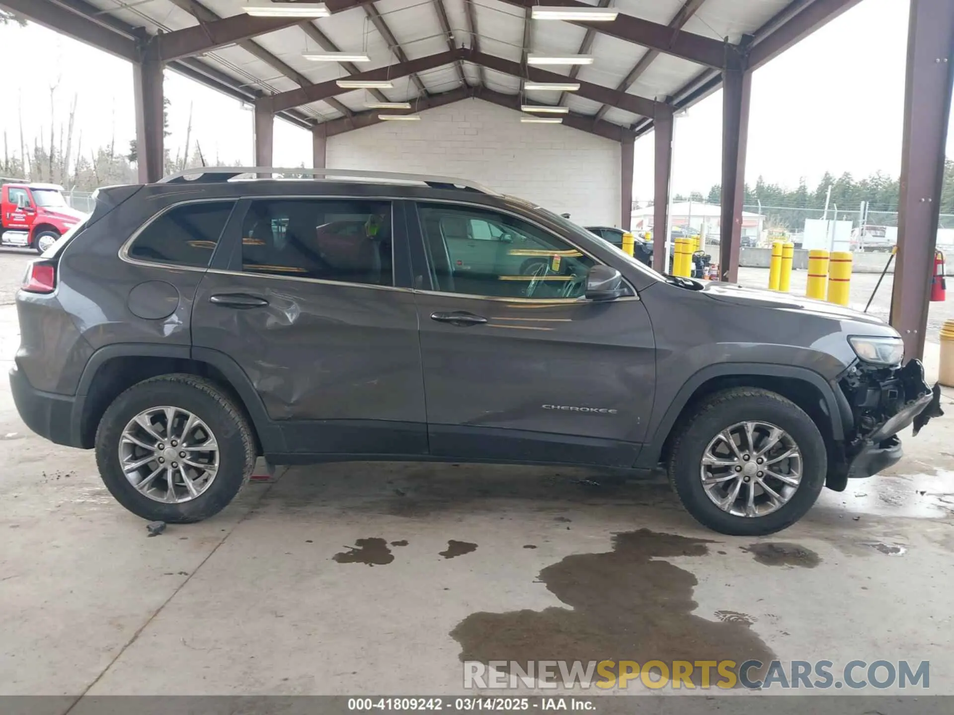 13 Photograph of a damaged car 1C4PJMLX0KD108416 JEEP CHEROKEE 2019