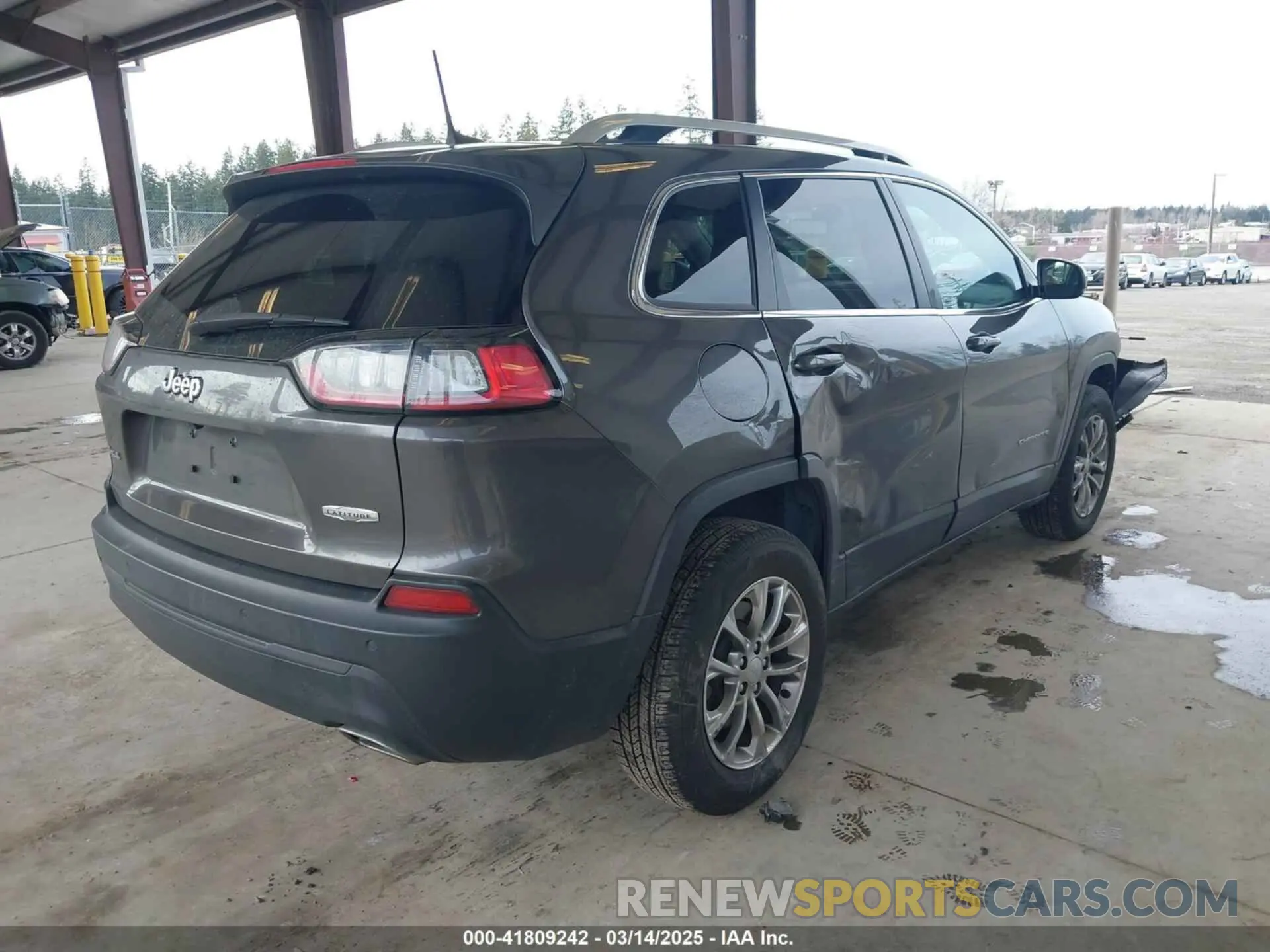 4 Photograph of a damaged car 1C4PJMLX0KD108416 JEEP CHEROKEE 2019
