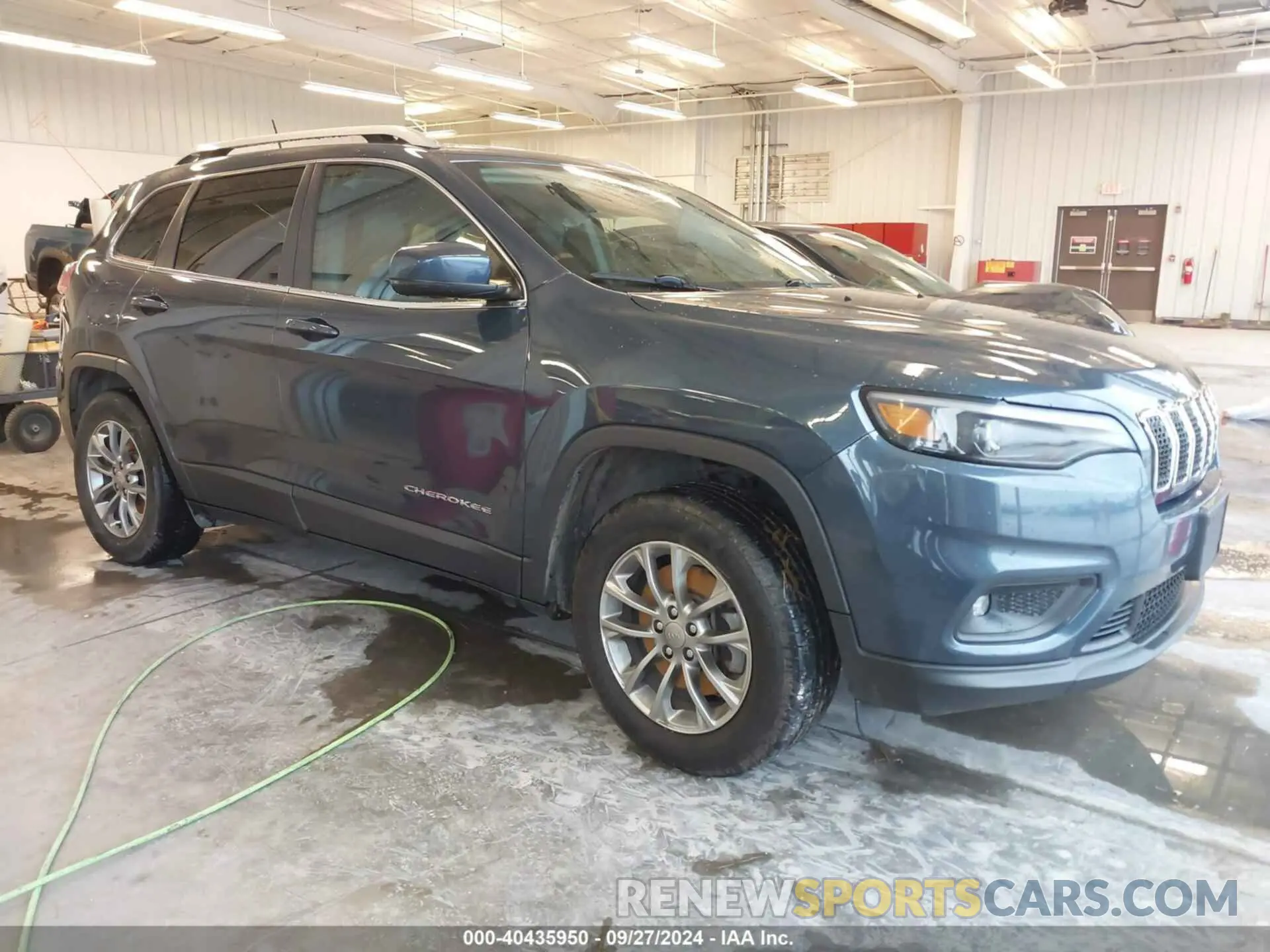 1 Photograph of a damaged car 1C4PJMLX0KD361879 JEEP CHEROKEE 2019