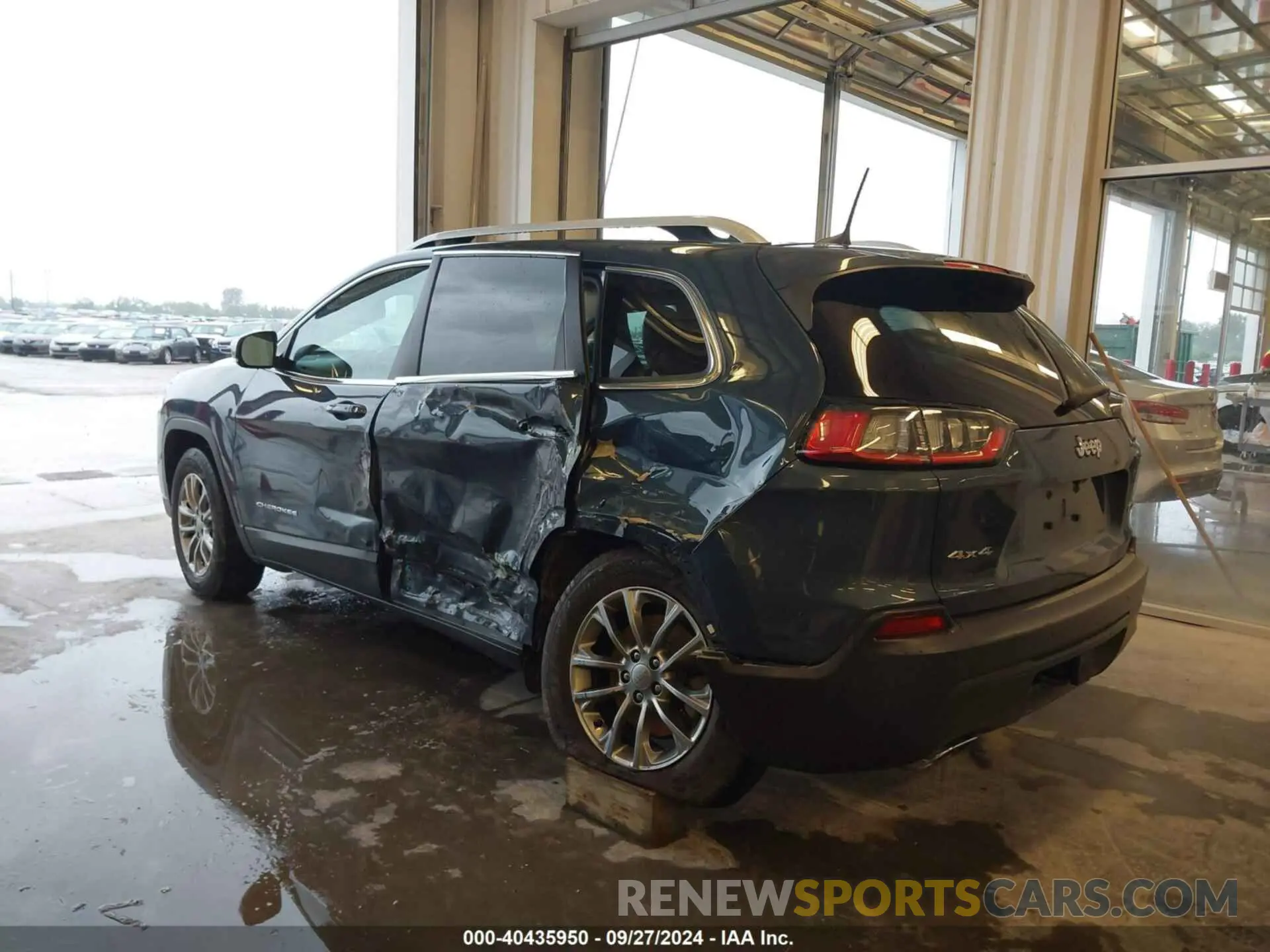 3 Photograph of a damaged car 1C4PJMLX0KD361879 JEEP CHEROKEE 2019