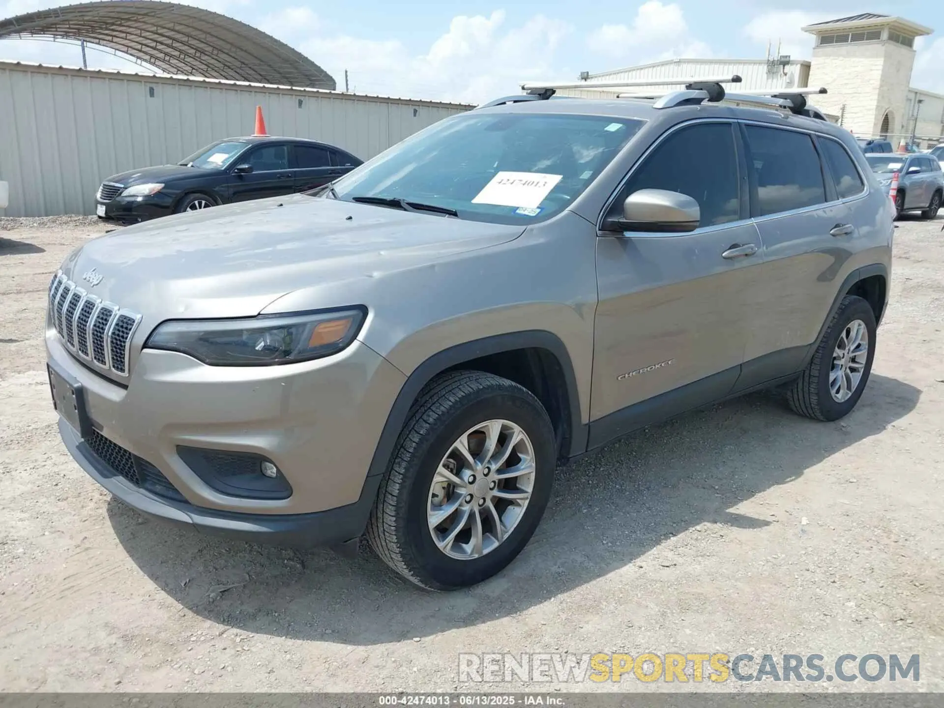2 Фотография поврежденного автомобиля 1C4PJMLX3KD105008 JEEP CHEROKEE 2019