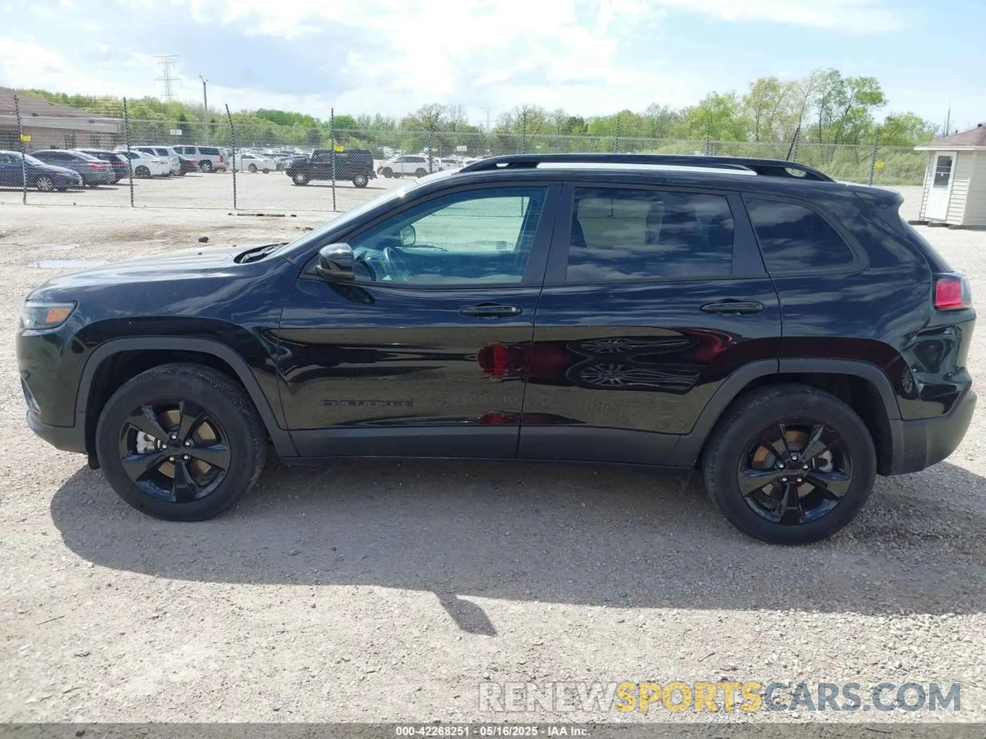 14 Photograph of a damaged car 1C4PJMLX3KD382922 JEEP CHEROKEE 2019
