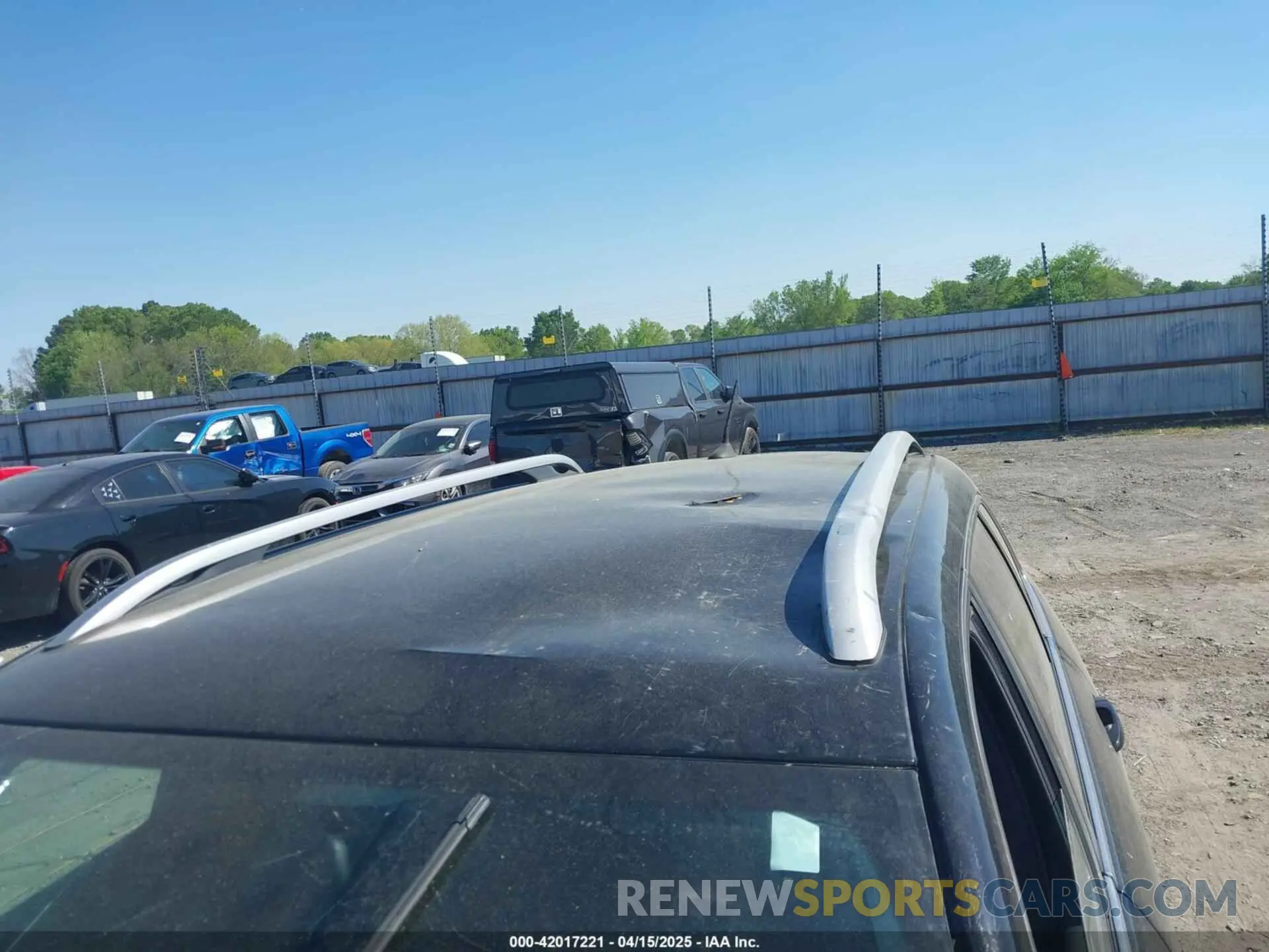 17 Photograph of a damaged car 1C4PJMLX4KD238263 JEEP CHEROKEE 2019