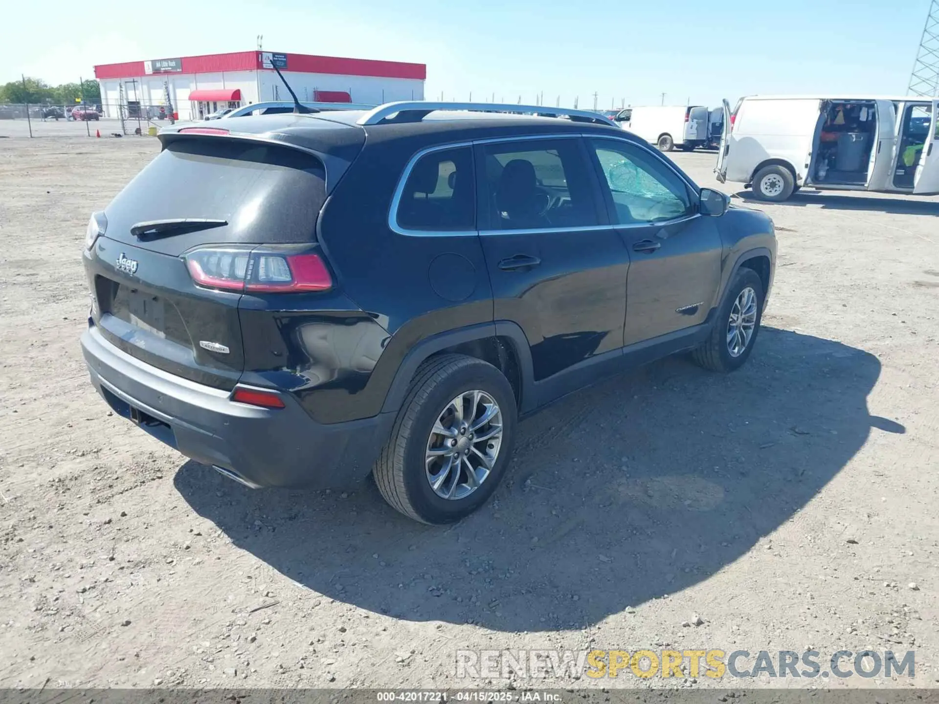 4 Photograph of a damaged car 1C4PJMLX4KD238263 JEEP CHEROKEE 2019
