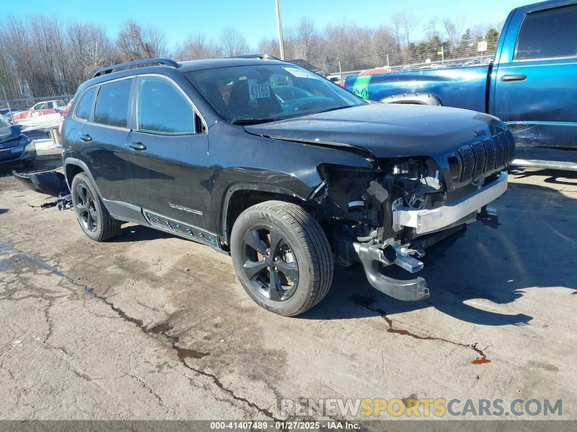 1 Photograph of a damaged car 1C4PJMLX5KD369346 JEEP CHEROKEE 2019