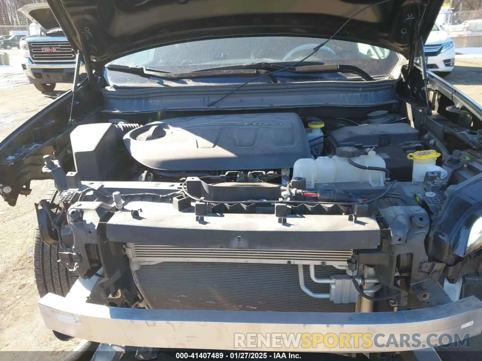 10 Photograph of a damaged car 1C4PJMLX5KD369346 JEEP CHEROKEE 2019