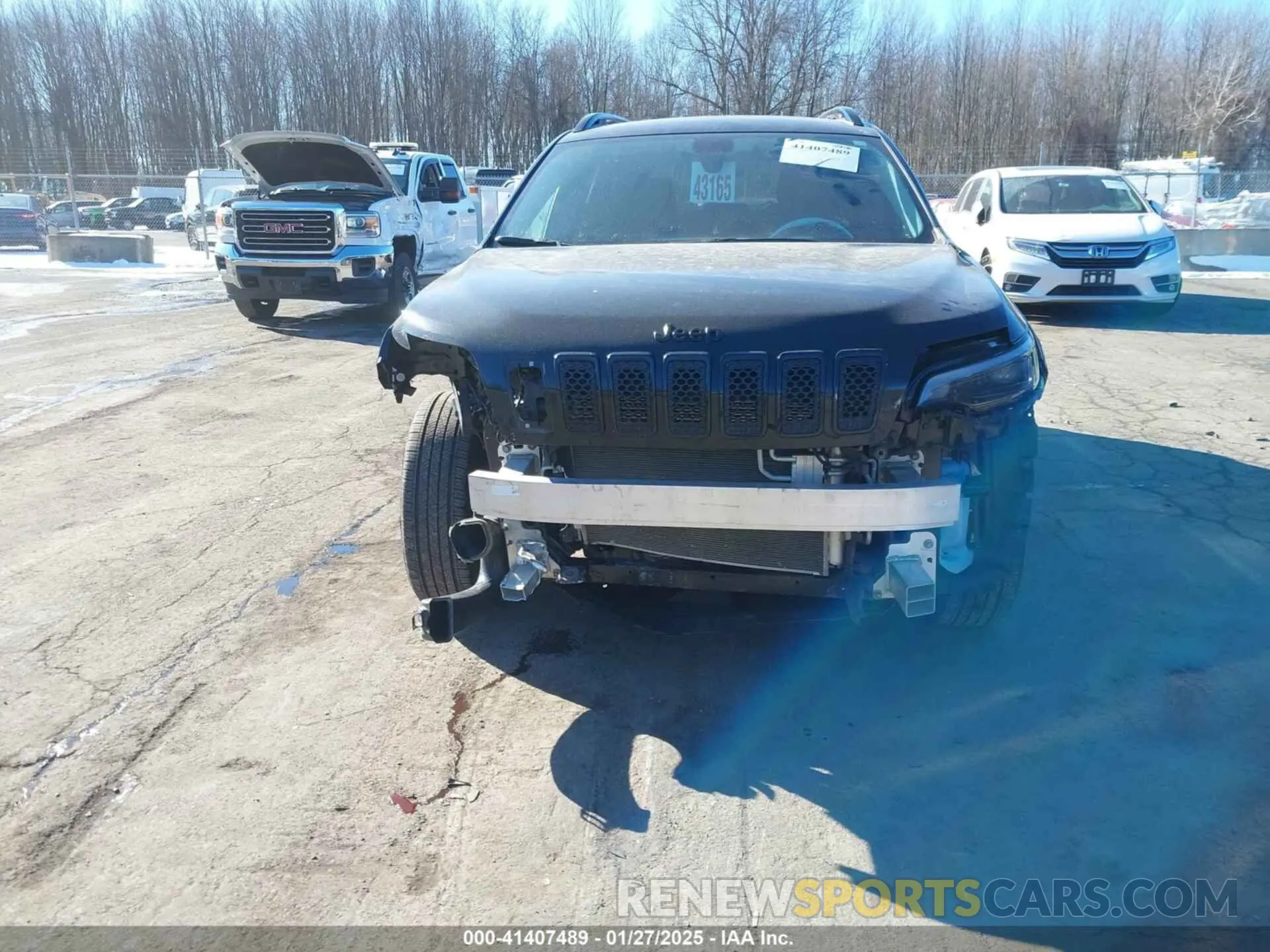 13 Photograph of a damaged car 1C4PJMLX5KD369346 JEEP CHEROKEE 2019