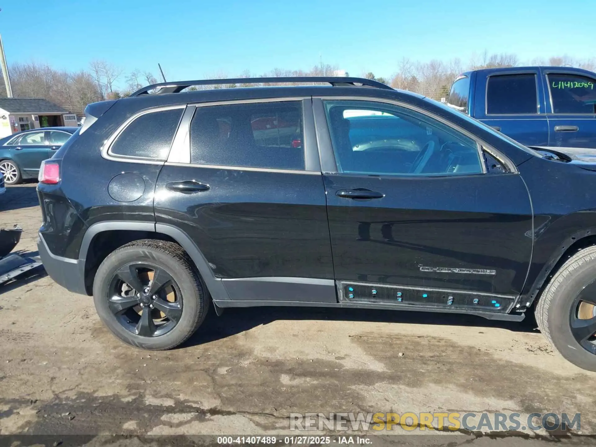 14 Photograph of a damaged car 1C4PJMLX5KD369346 JEEP CHEROKEE 2019