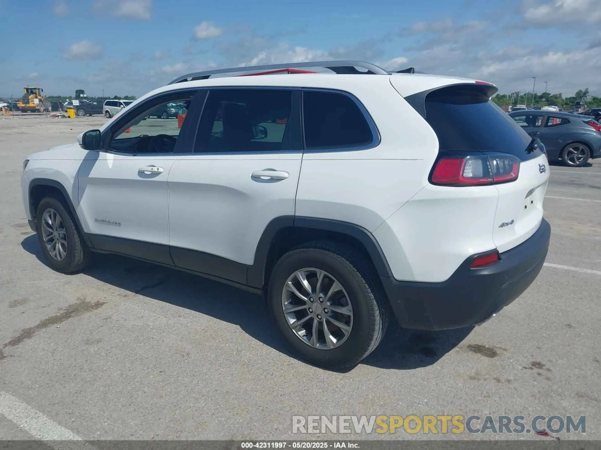 3 Photograph of a damaged car 1C4PJMLX5KD471438 JEEP CHEROKEE 2019