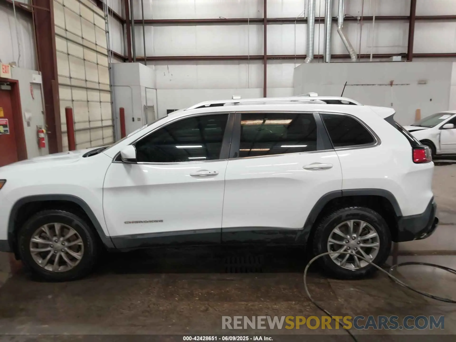 14 Фотография поврежденного автомобиля 1C4PJMLX8KD484233 JEEP CHEROKEE 2019