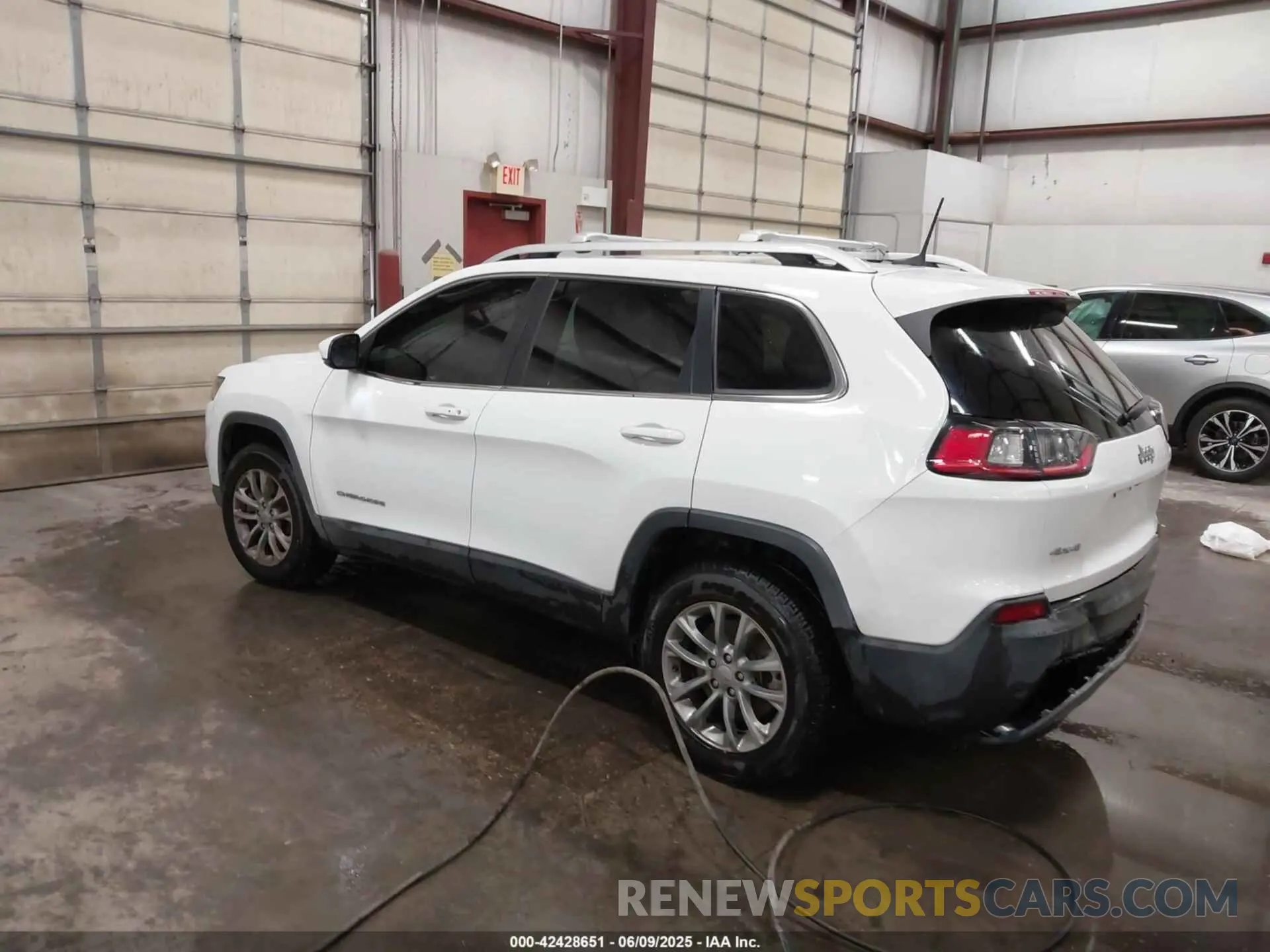 3 Фотография поврежденного автомобиля 1C4PJMLX8KD484233 JEEP CHEROKEE 2019