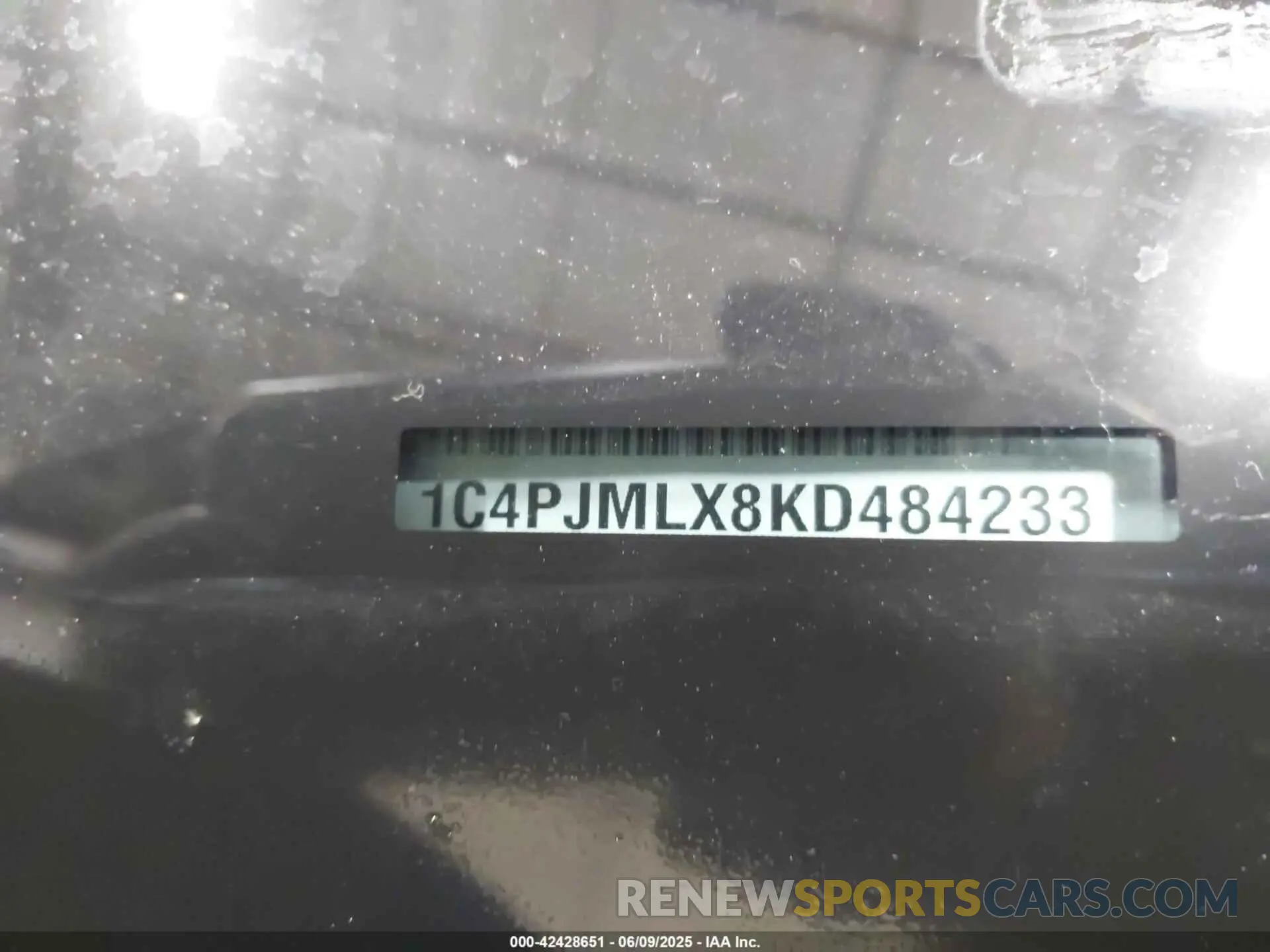 9 Фотография поврежденного автомобиля 1C4PJMLX8KD484233 JEEP CHEROKEE 2019