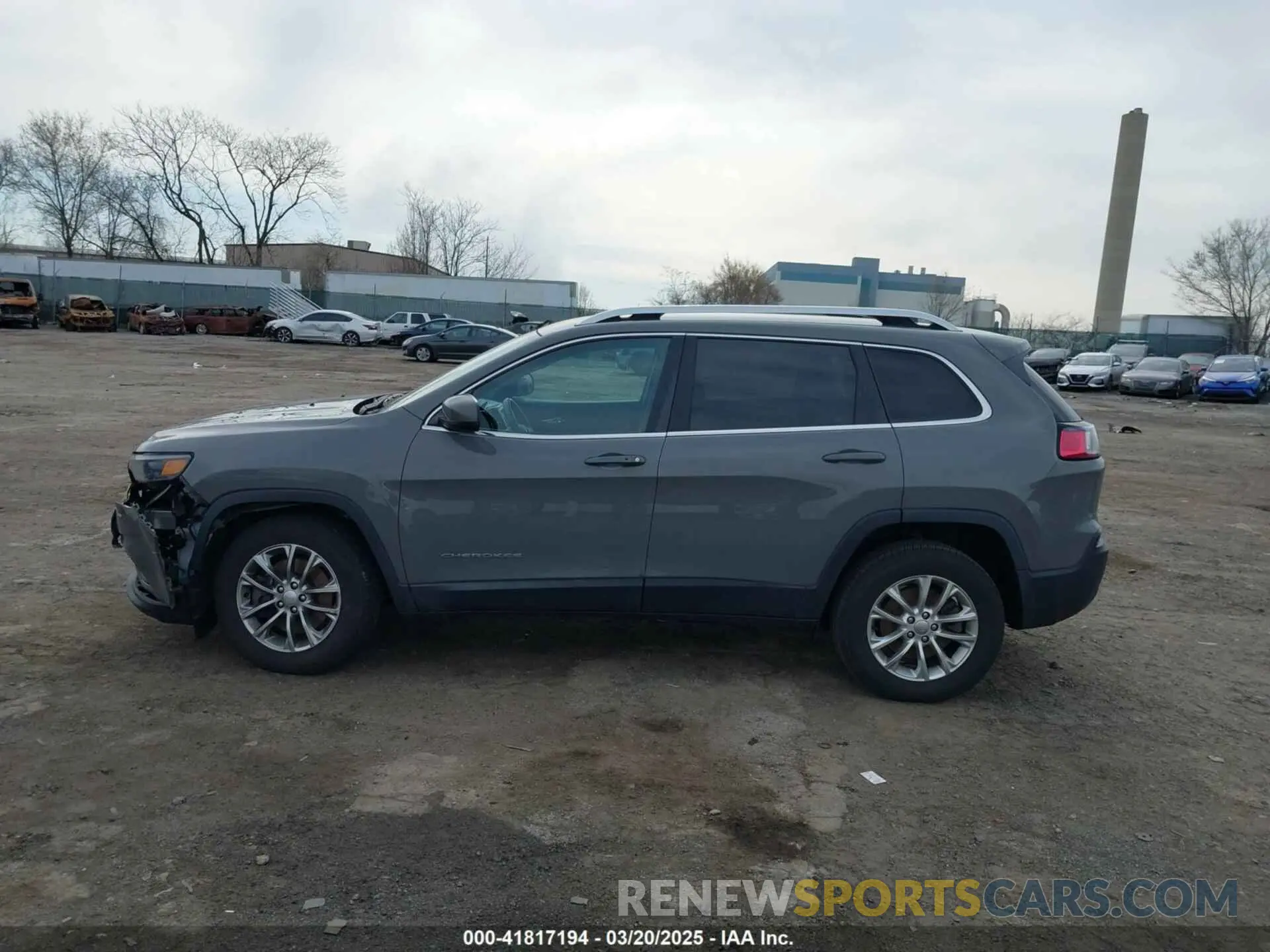 14 Photograph of a damaged car 1C4PJMLX9KD445960 JEEP CHEROKEE 2019