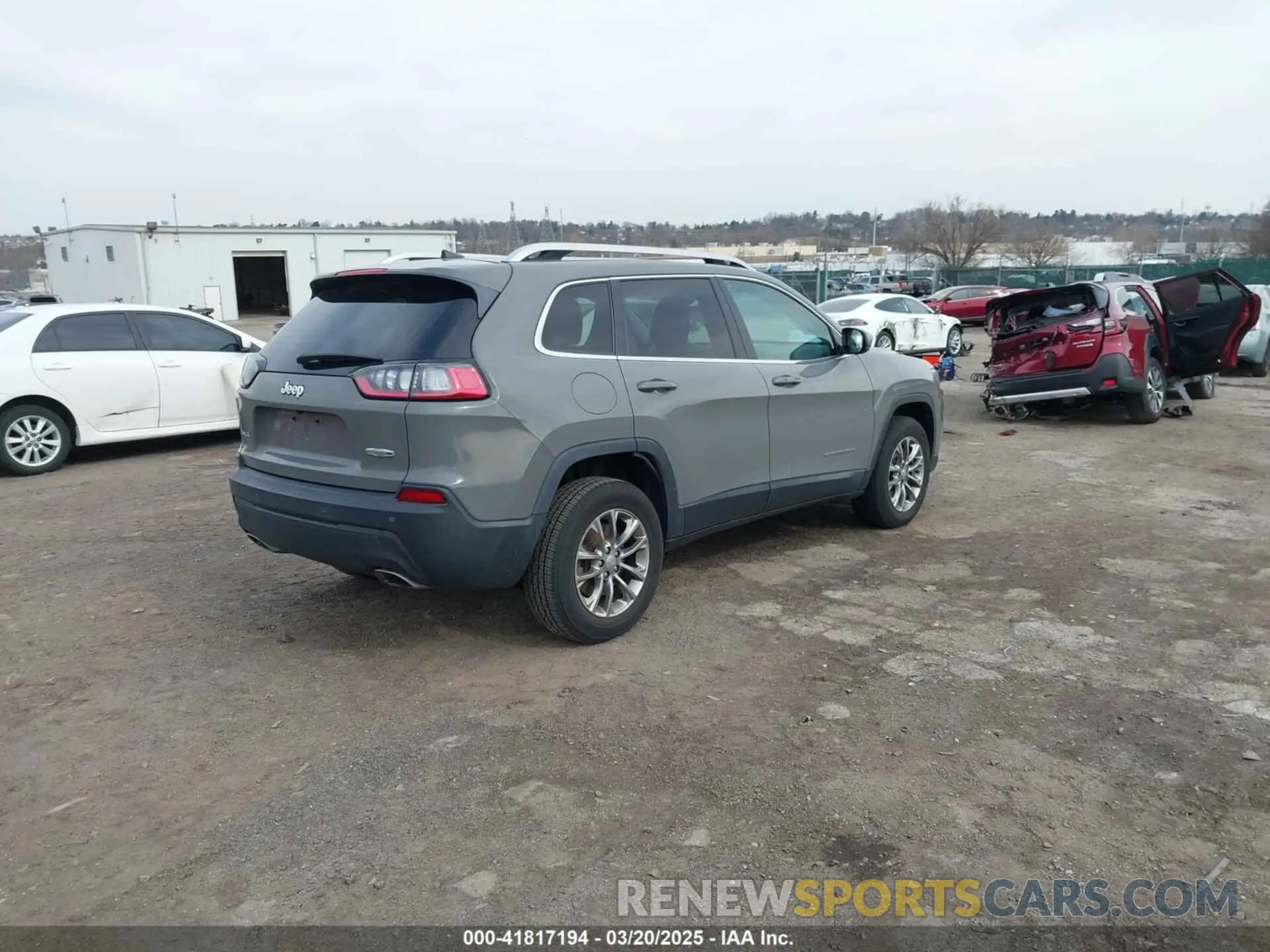 4 Photograph of a damaged car 1C4PJMLX9KD445960 JEEP CHEROKEE 2019