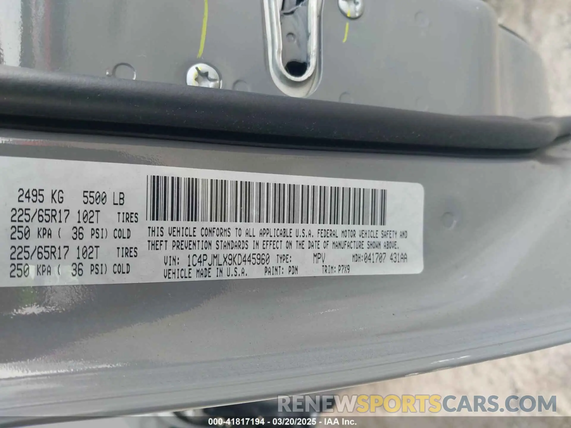 9 Photograph of a damaged car 1C4PJMLX9KD445960 JEEP CHEROKEE 2019