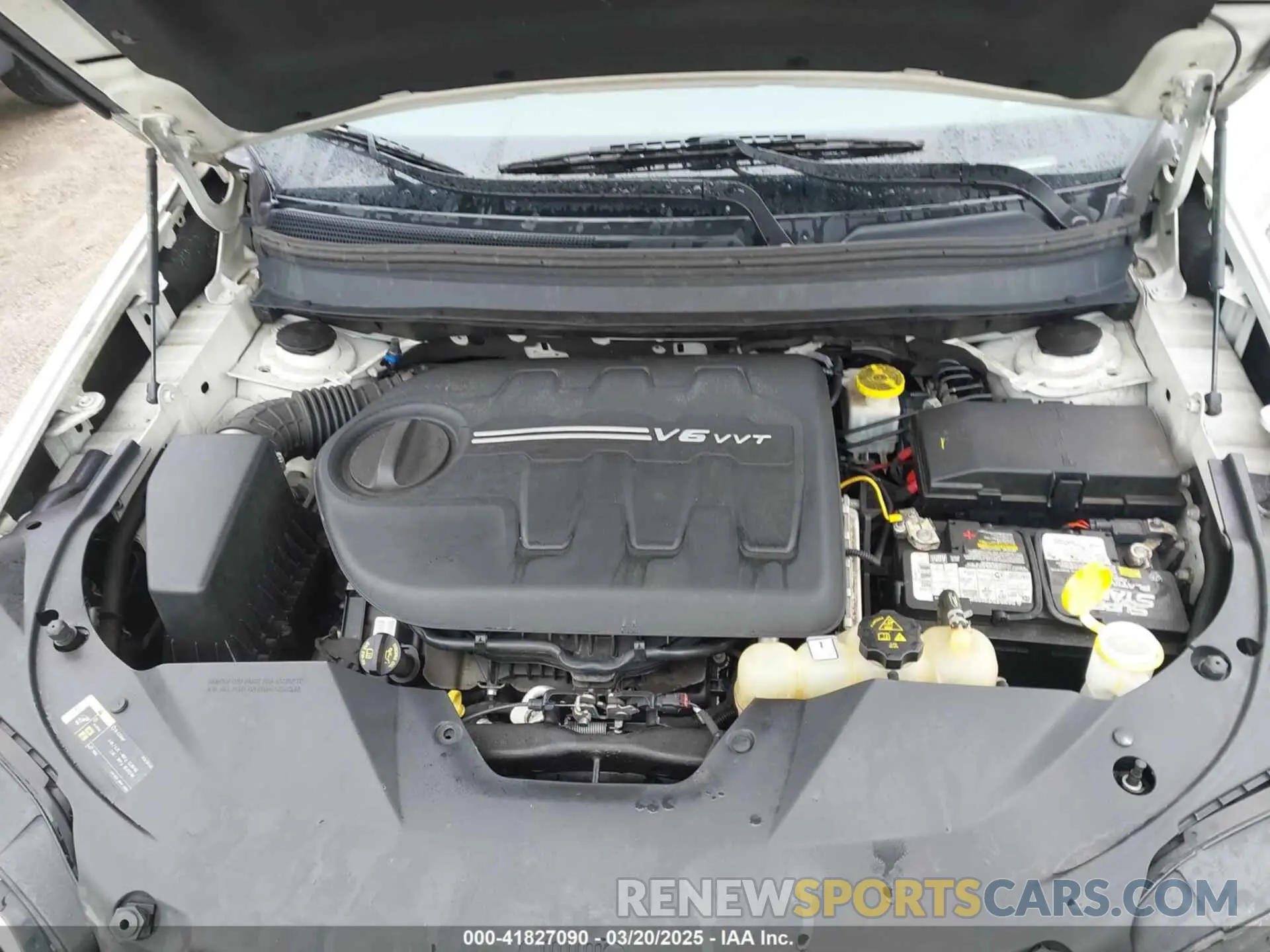 10 Photograph of a damaged car 1C4PJMLXXKD311619 JEEP CHEROKEE 2019