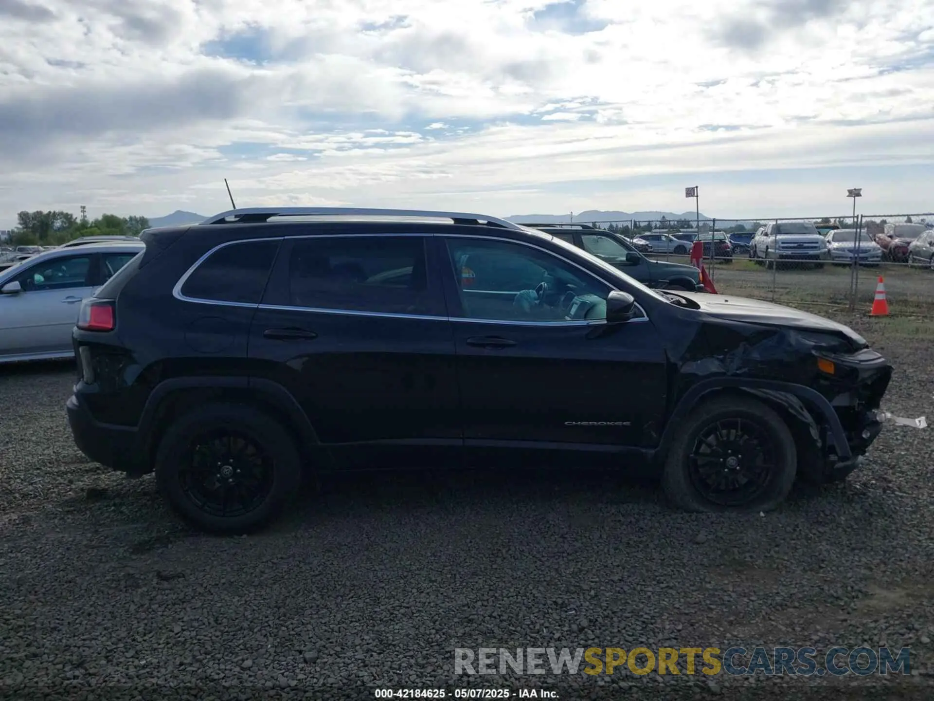 13 Фотография поврежденного автомобиля 1C4PJMLXXKD478076 JEEP CHEROKEE 2019