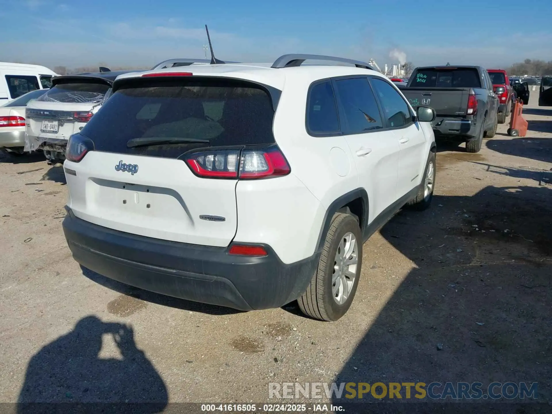 4 Фотография поврежденного автомобиля 1C4PJLCB2LD629458 JEEP CHEROKEE 2020