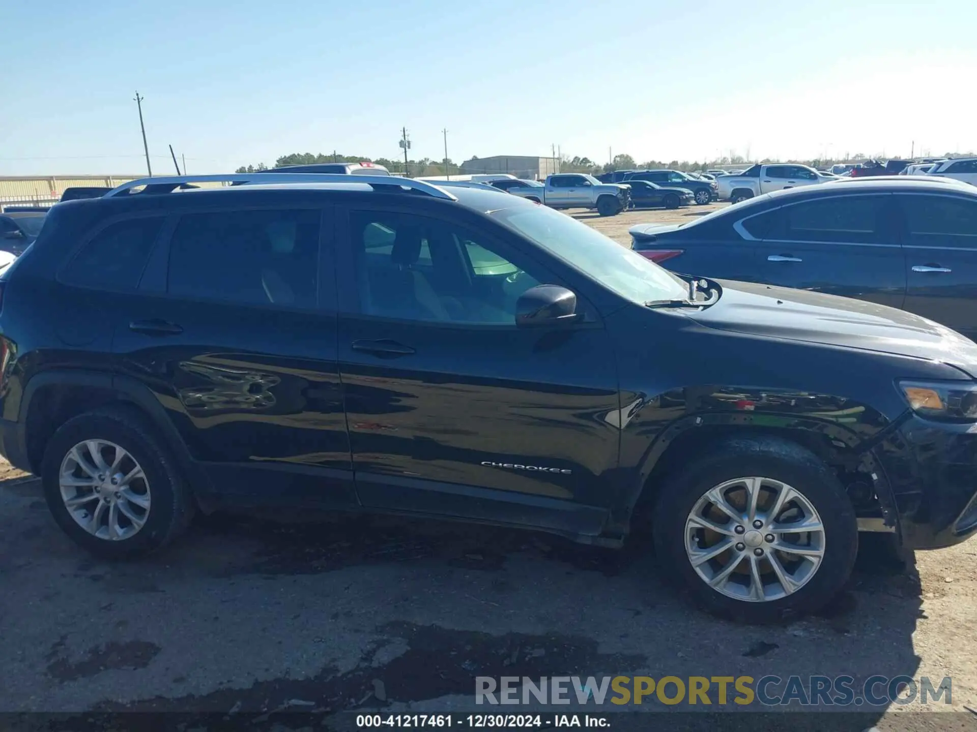 12 Photograph of a damaged car 1C4PJLCB5LD528477 JEEP CHEROKEE 2020