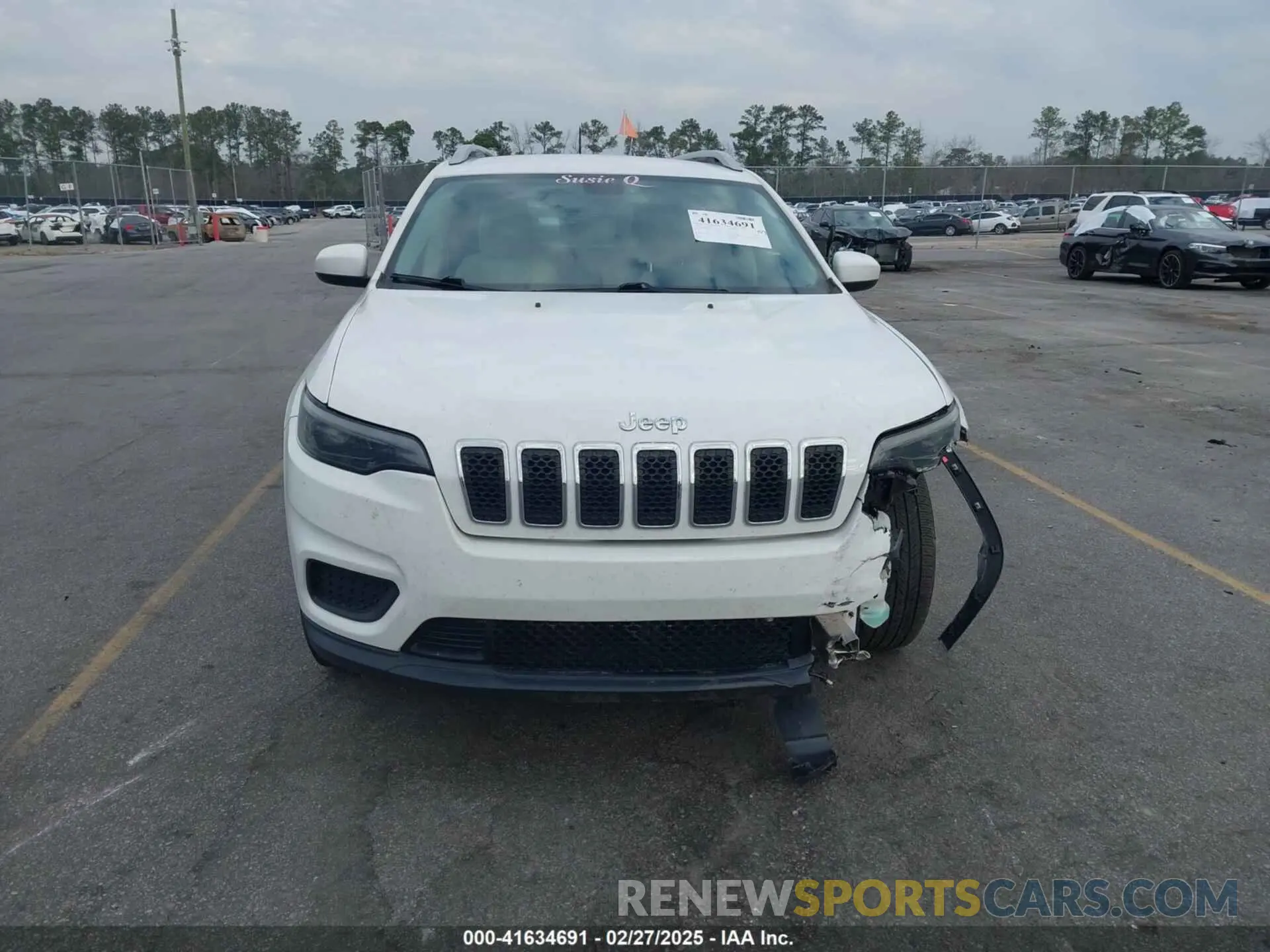 12 Photograph of a damaged car 1C4PJLCB5LD618650 JEEP CHEROKEE 2020
