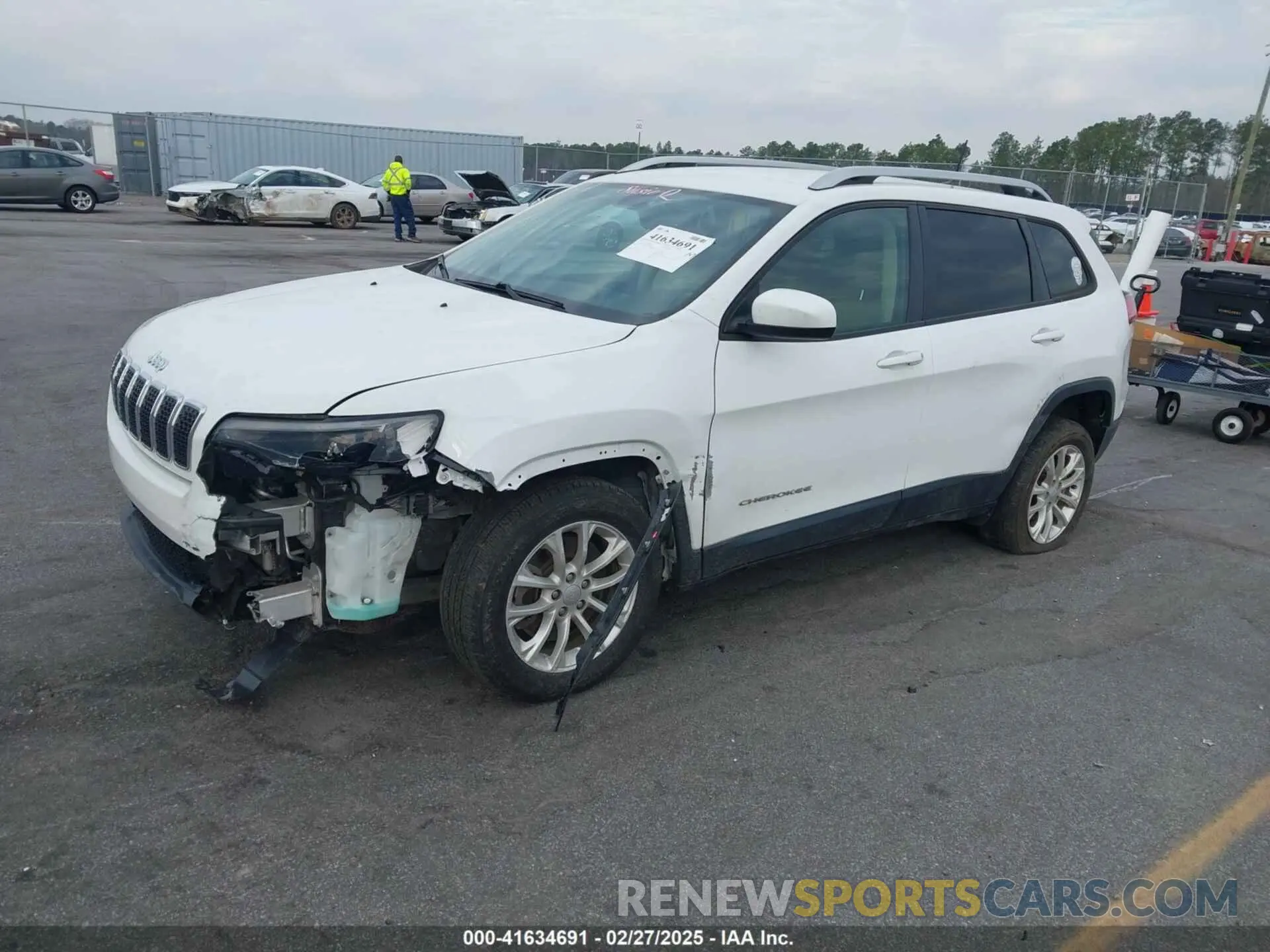 2 Photograph of a damaged car 1C4PJLCB5LD618650 JEEP CHEROKEE 2020