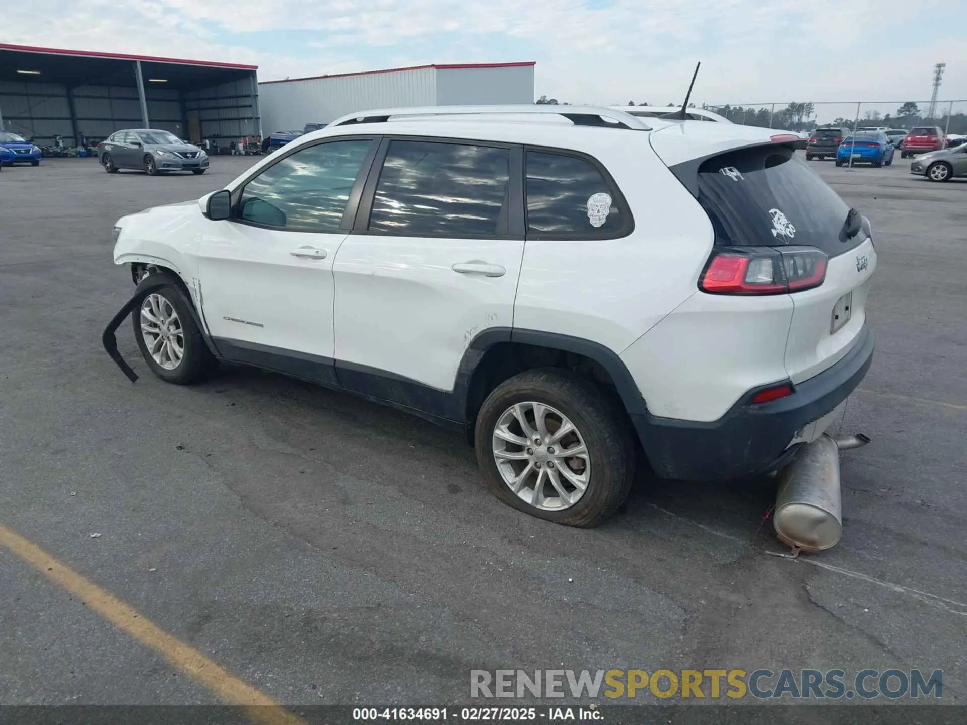 3 Photograph of a damaged car 1C4PJLCB5LD618650 JEEP CHEROKEE 2020