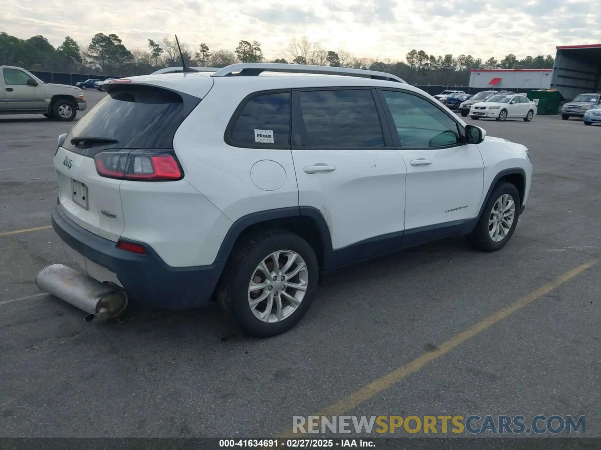 4 Photograph of a damaged car 1C4PJLCB5LD618650 JEEP CHEROKEE 2020